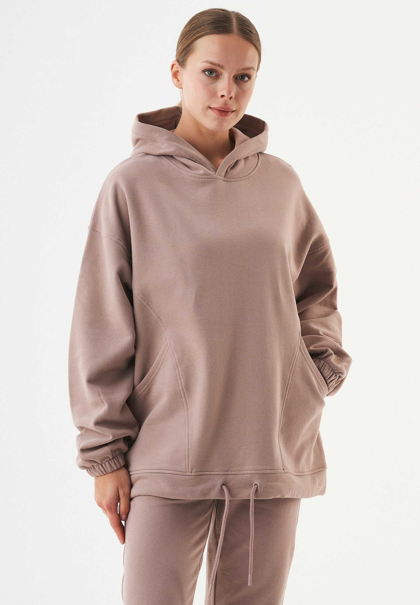 ESSENTIALS-HANDE- Soft Touch Oversize Hoodie aus Bio-Baumwolle