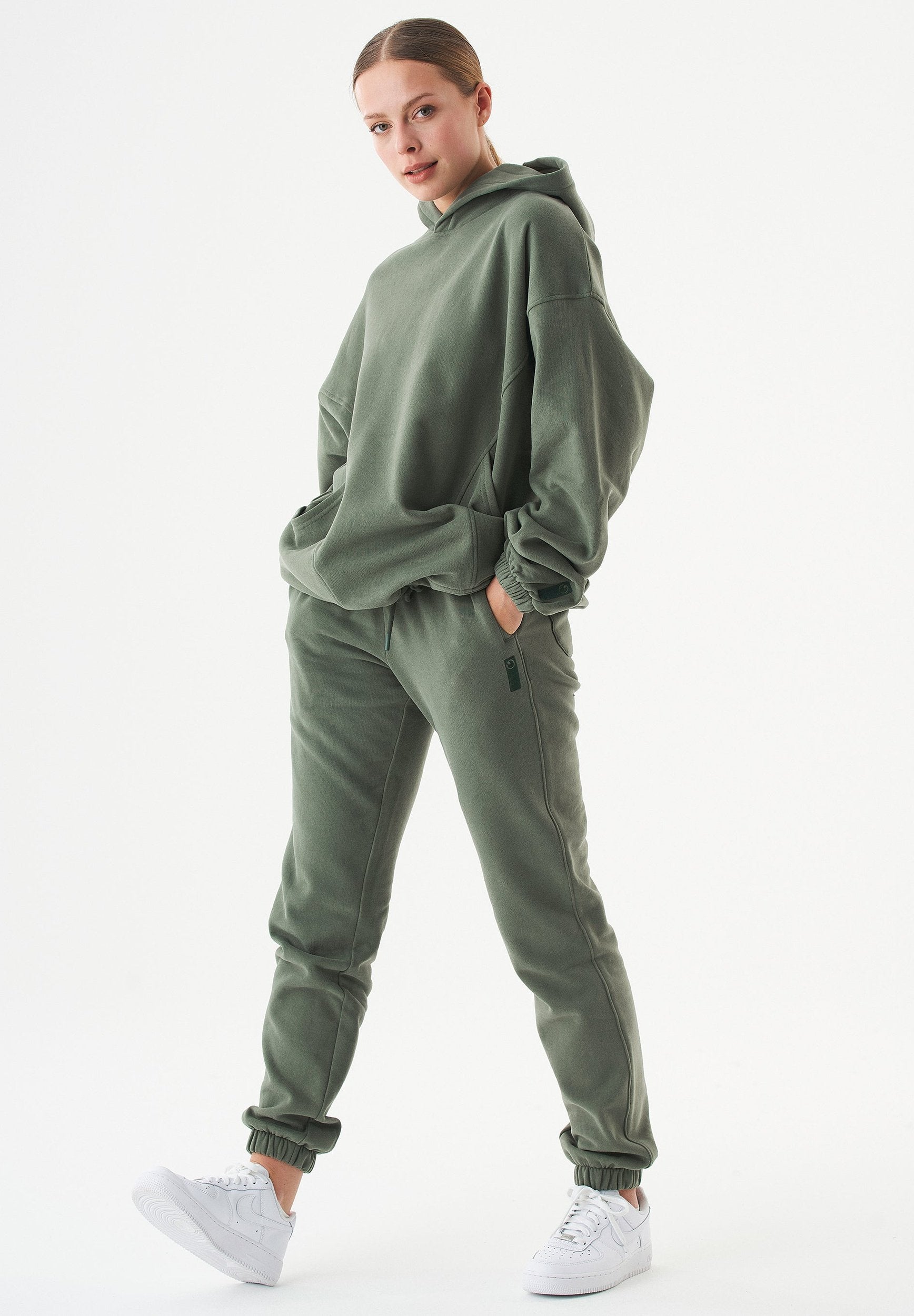 ESSENTIALS-HANDE- Soft Touch Oversize Hoodie aus Bio-Baumwolle