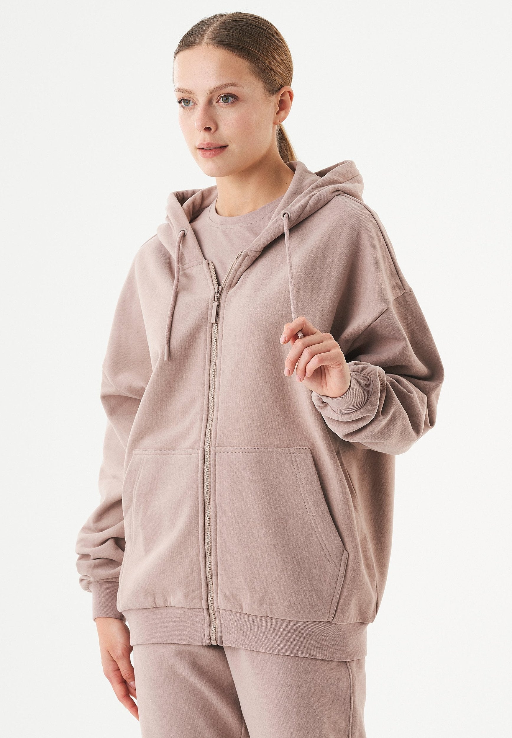 ESSENTIALS-JALE- Soft Touch Sweatjacke aus Bio-Baumwolle