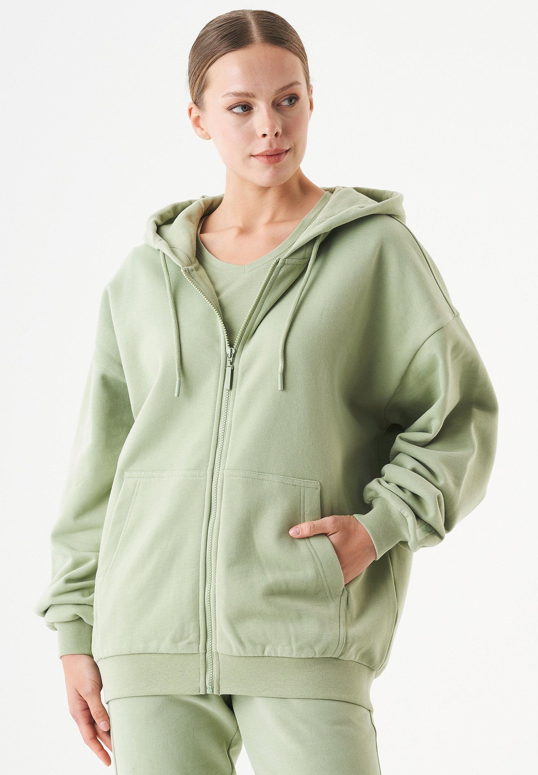 JALE Soft Touch Sweatjacke aus Bio-Baumwolle