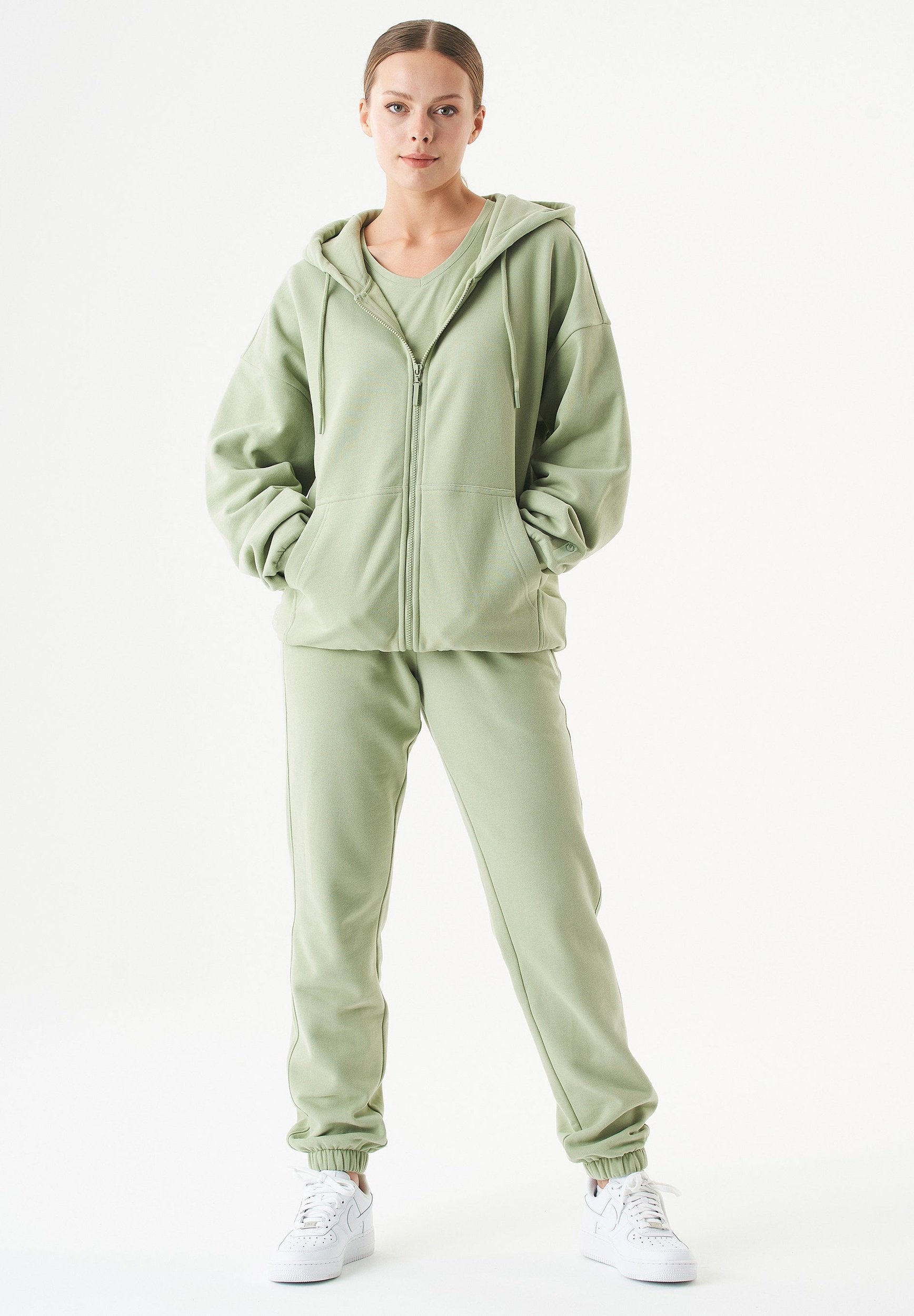JALE Soft Touch Sweatjacke aus Bio-Baumwolle