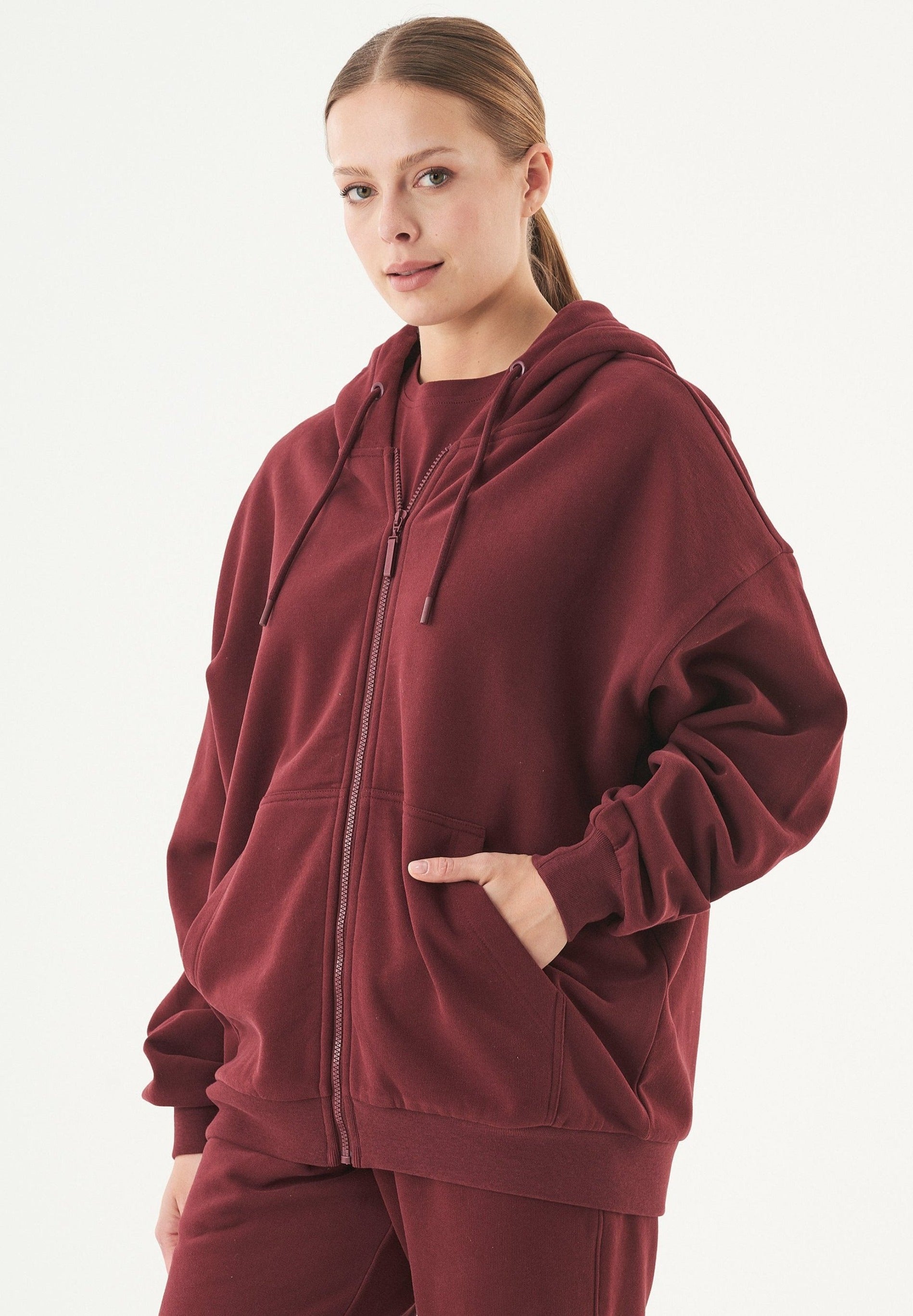 JALE- Soft Touch Sweatjacke aus Bio-Baumwolle