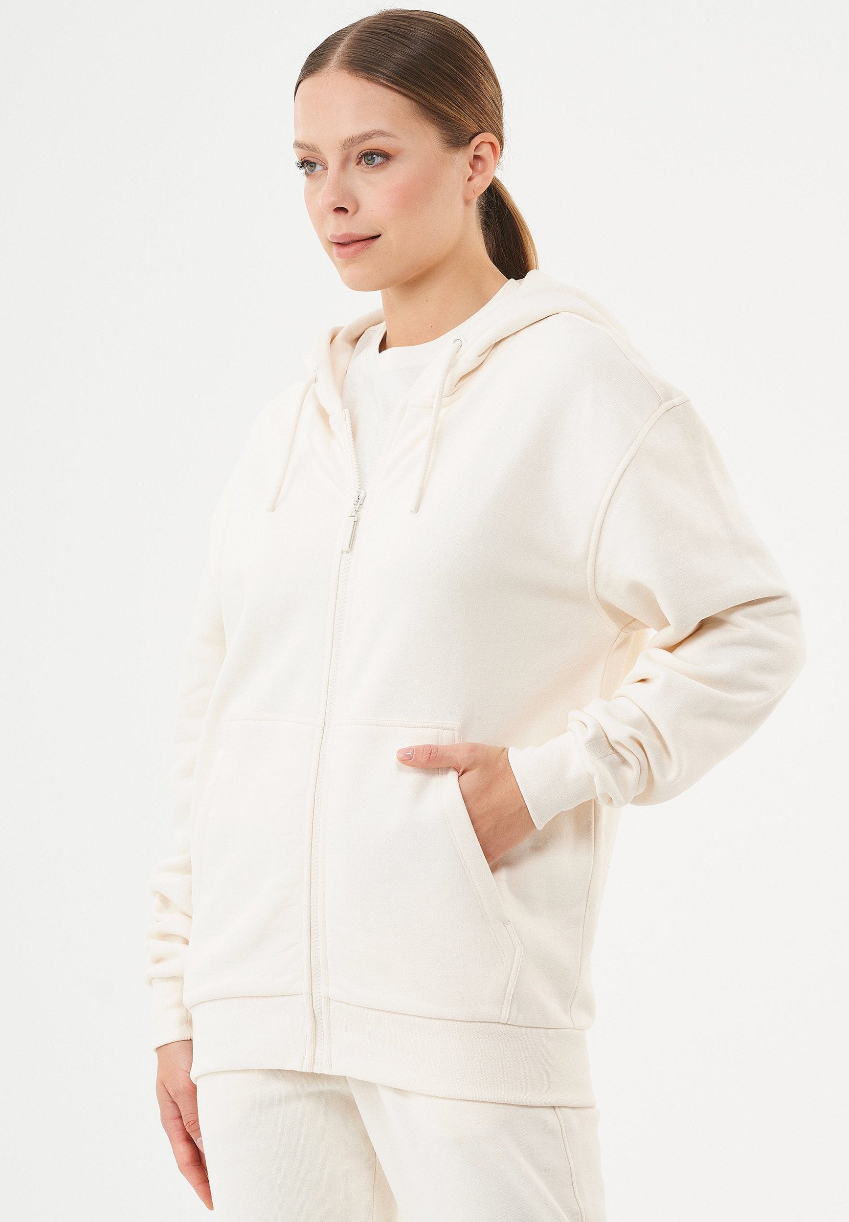 JUNDA- Unisex Soft Touch Sweatjacke aus Bio-Baumwolle