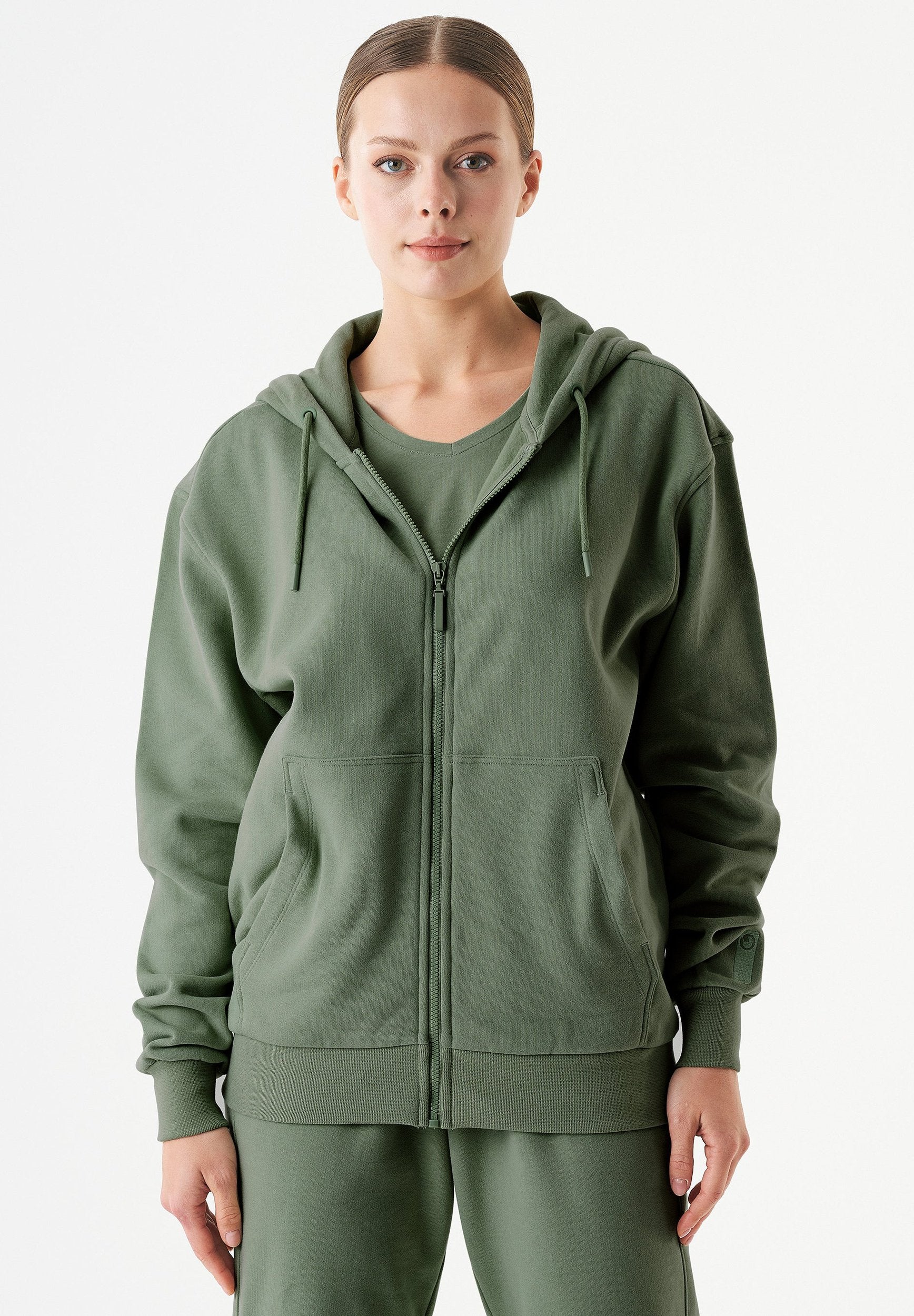 JUNDA- Unisex Soft Touch Sweatjacke aus Bio-Baumwolle