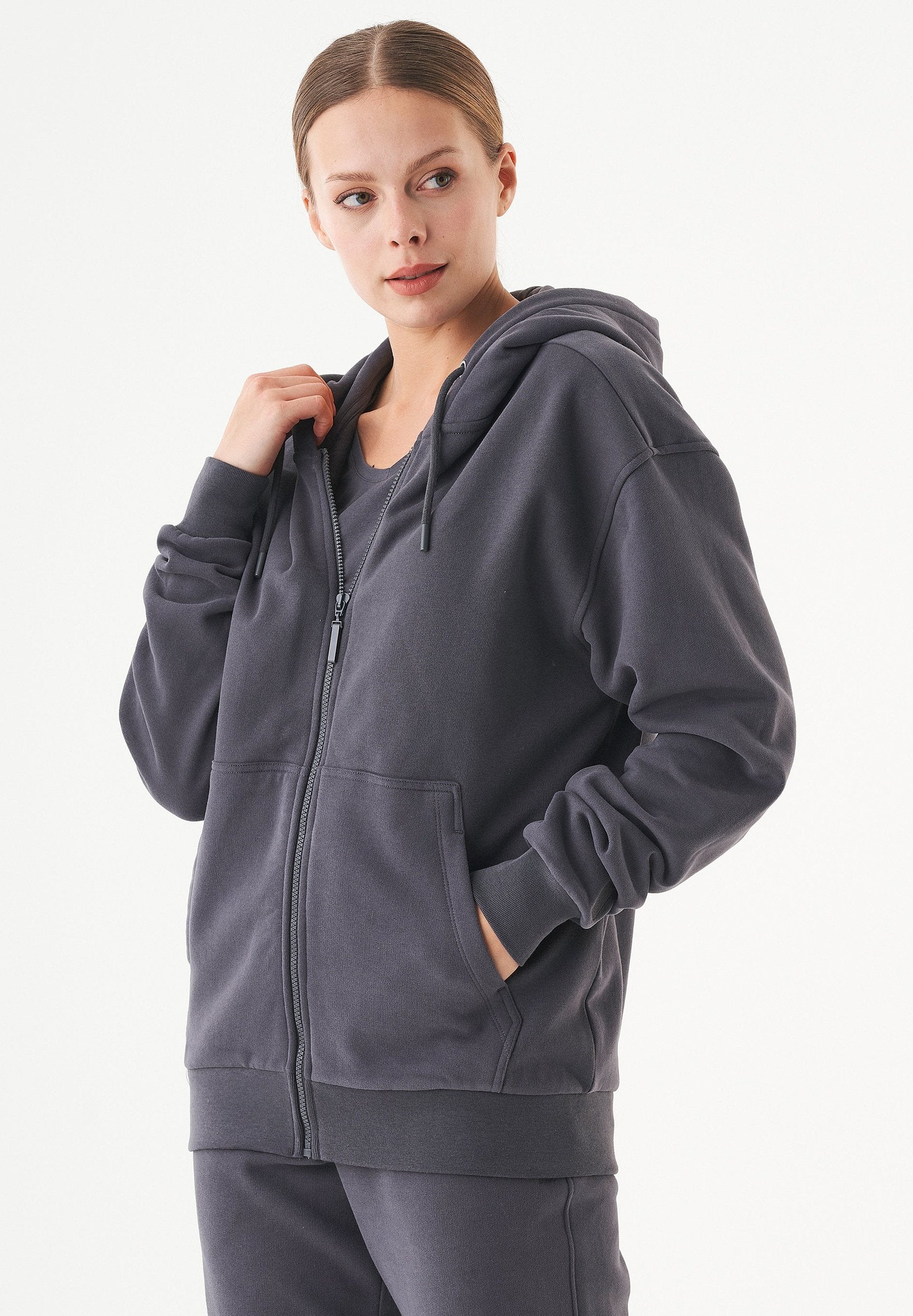 JUNDA- Unisex Soft Touch Sweatjacke aus Bio-Baumwolle