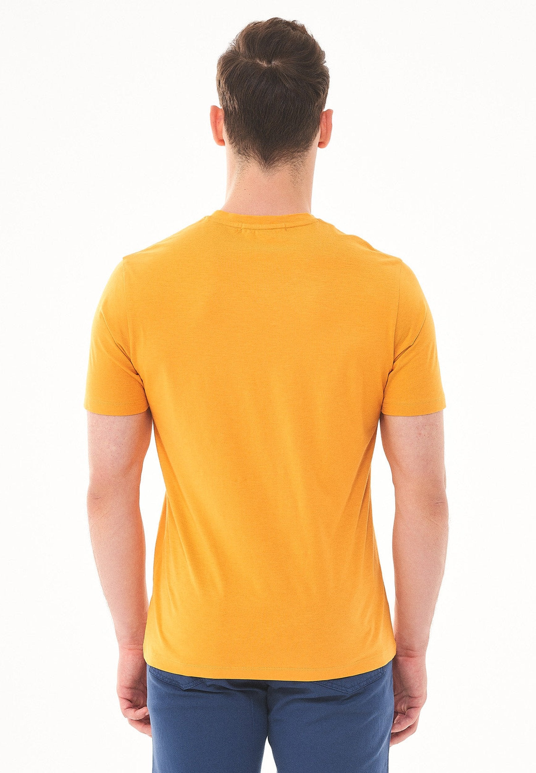Basic T-Shirt aus Bio-Baumwolle mit V-Ausschnitt
