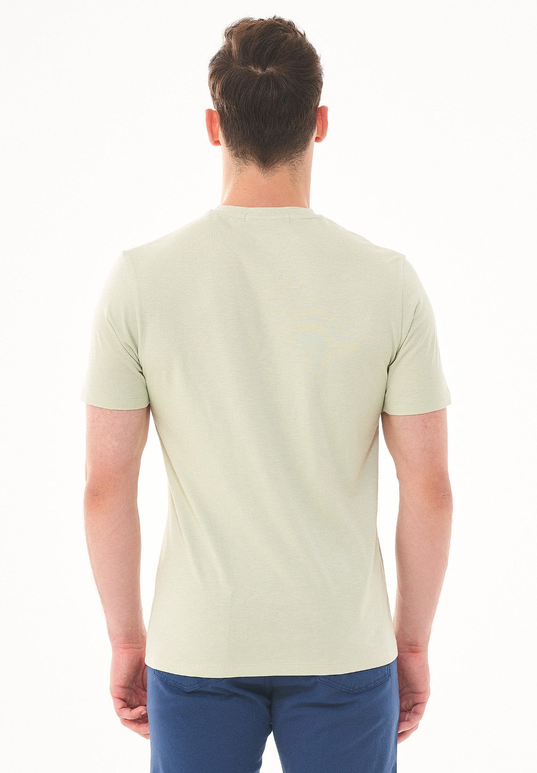 Basic T-Shirt aus Bio-Baumwolle mit V-Ausschnitt