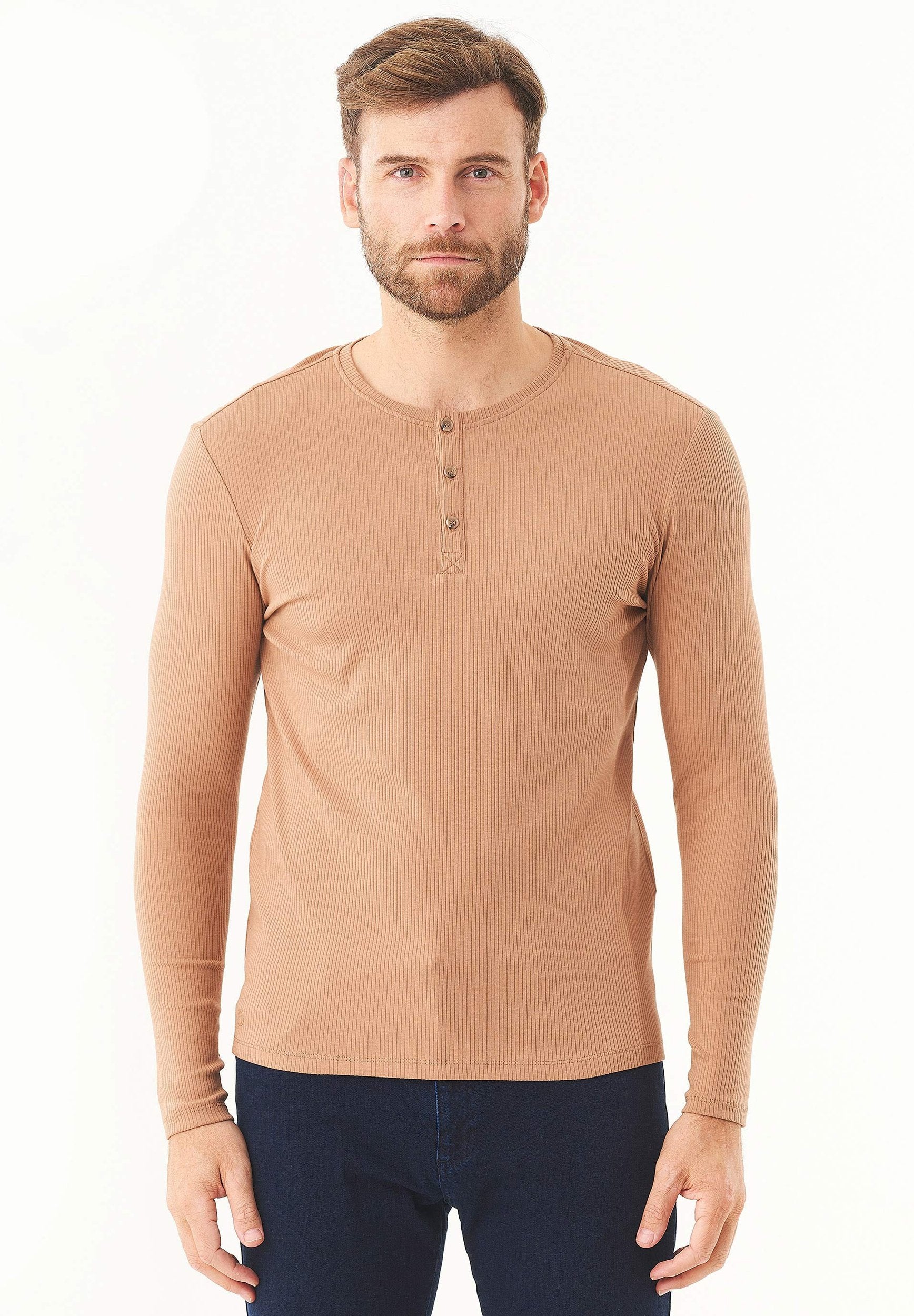 Geripptes Henley Langarmshirt aus Bio-Baumwolle