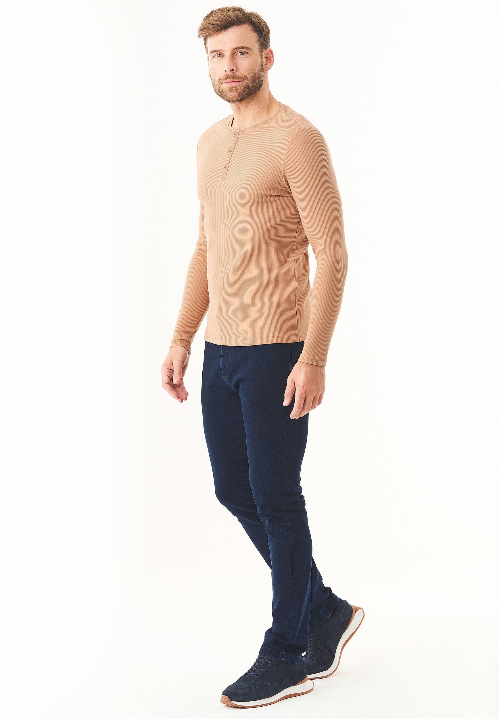 Geripptes Henley Langarmshirt aus Bio-Baumwolle