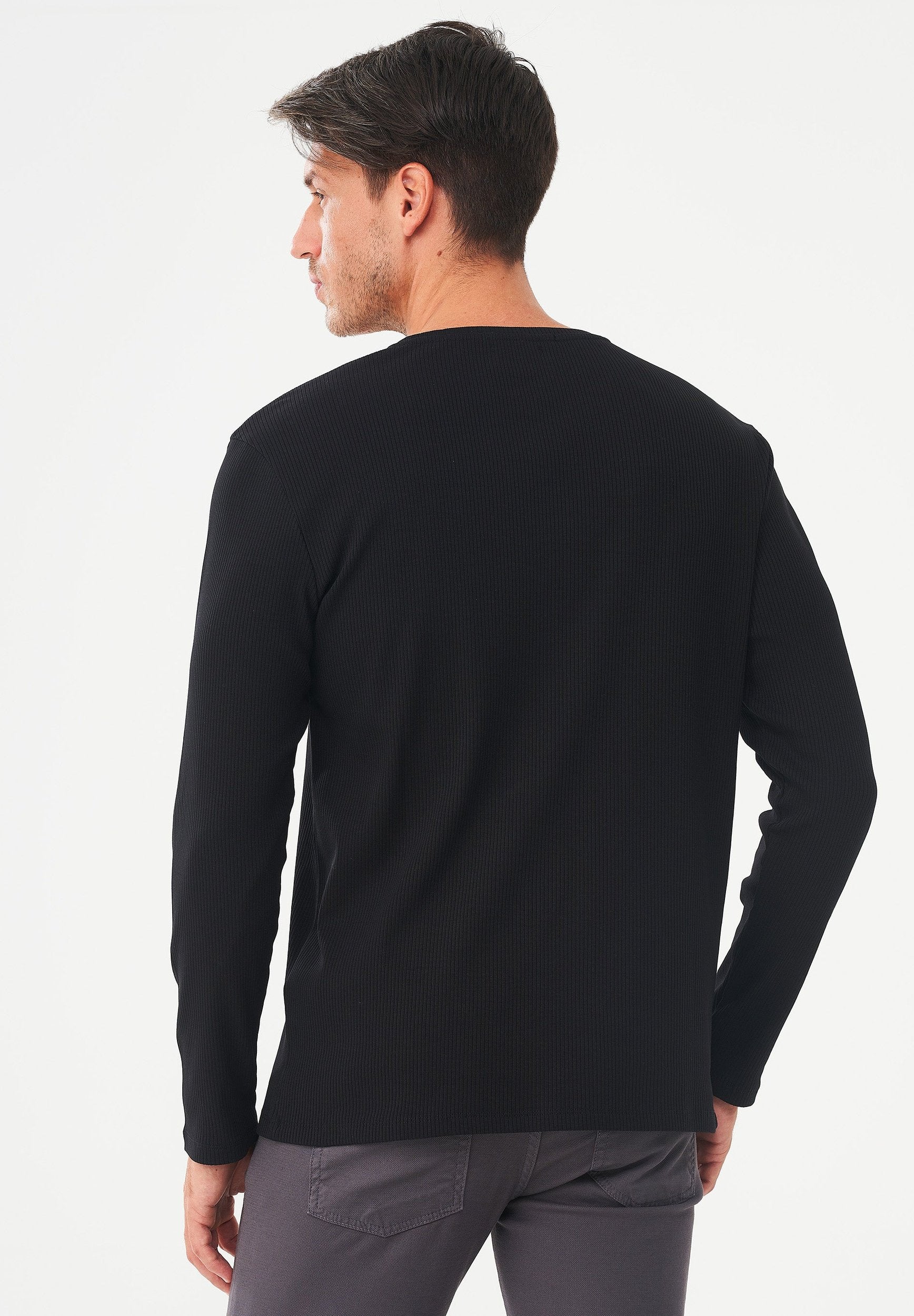 Geripptes Langarmshirt aus Bio-Baumwolle