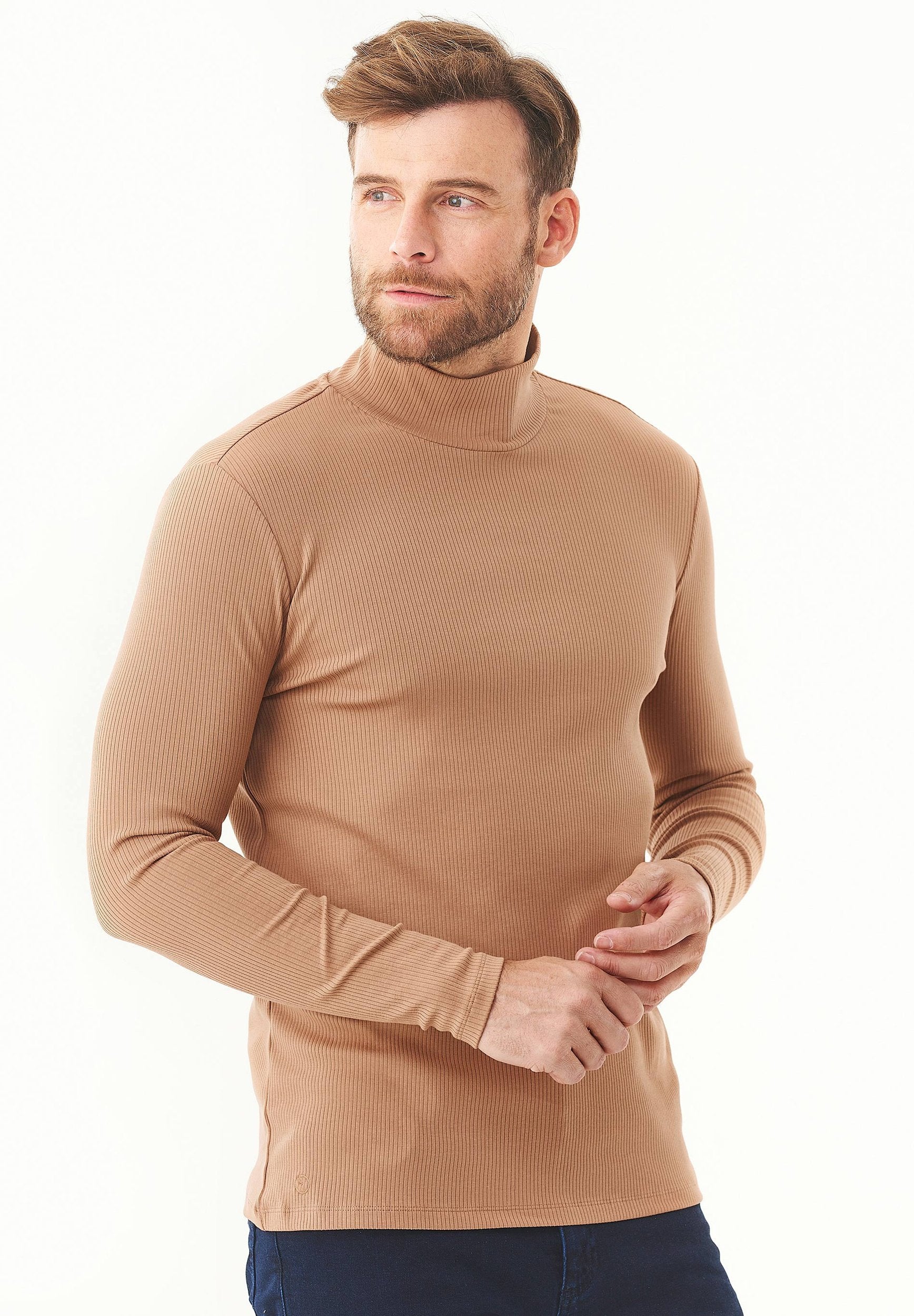 Geripptes Langarmshirt aus Bio-Baumwolle mit Rollkragen
