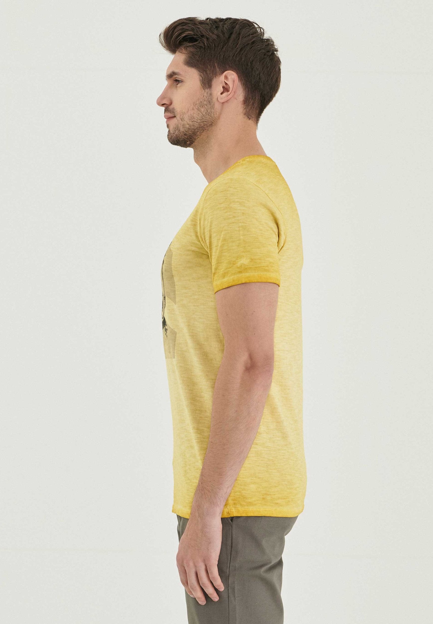 Garment Dyed T-Shirt aus Bio-Baumwolle mit Kamera Motiv