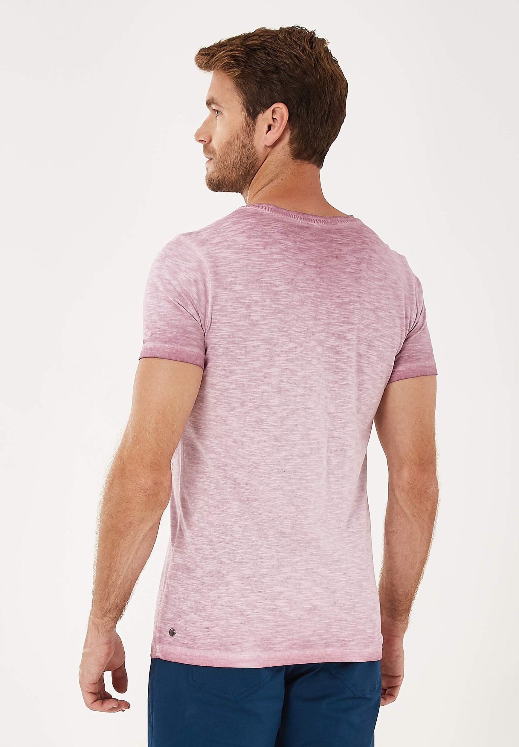 Garment Dyed T-Shirt aus Bio-Baumwolle mit Print