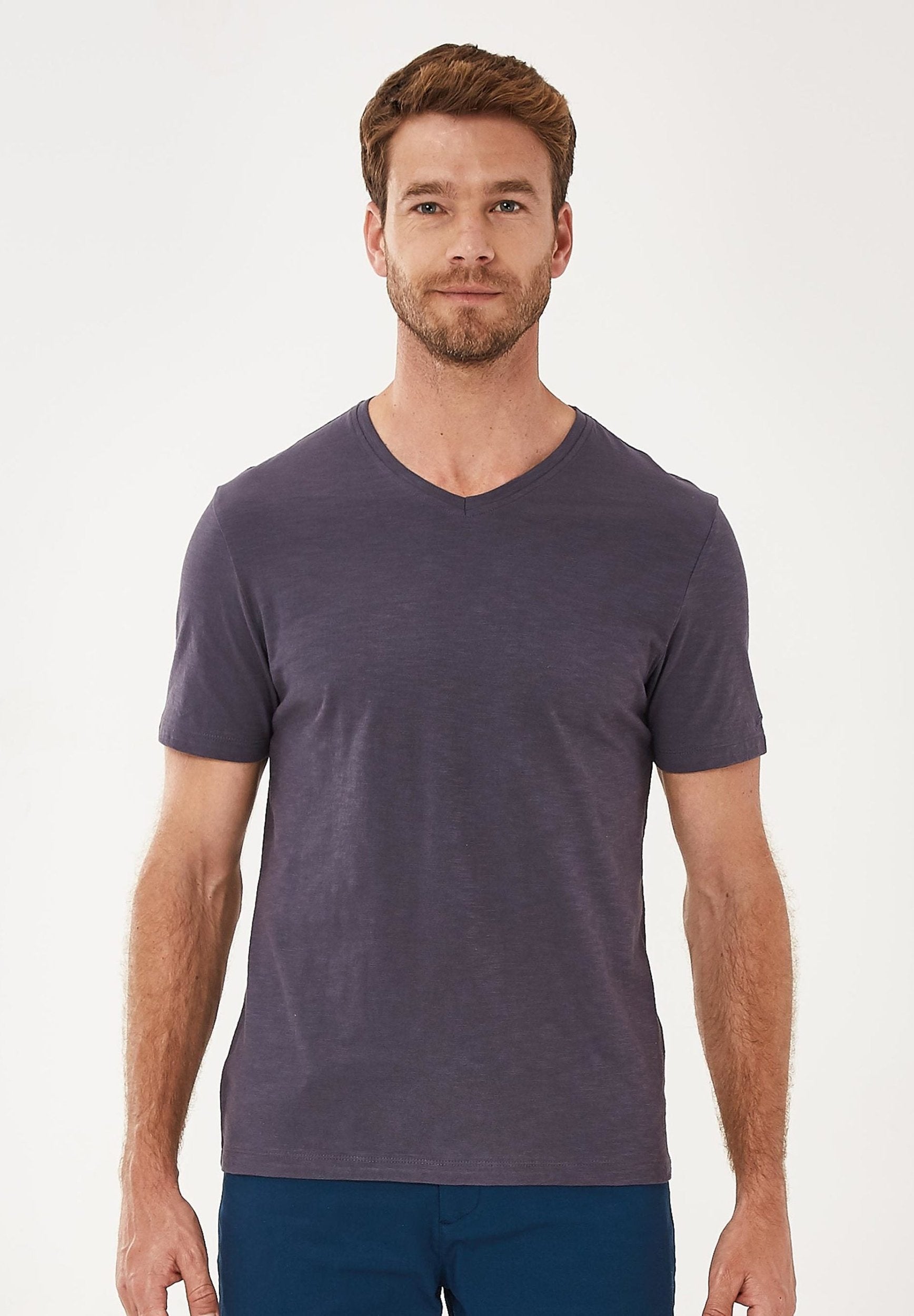 aus Mode Nachhaltige Basic V-Ausschnitt Bio-Baumwolle Herren | T-Shirt mit