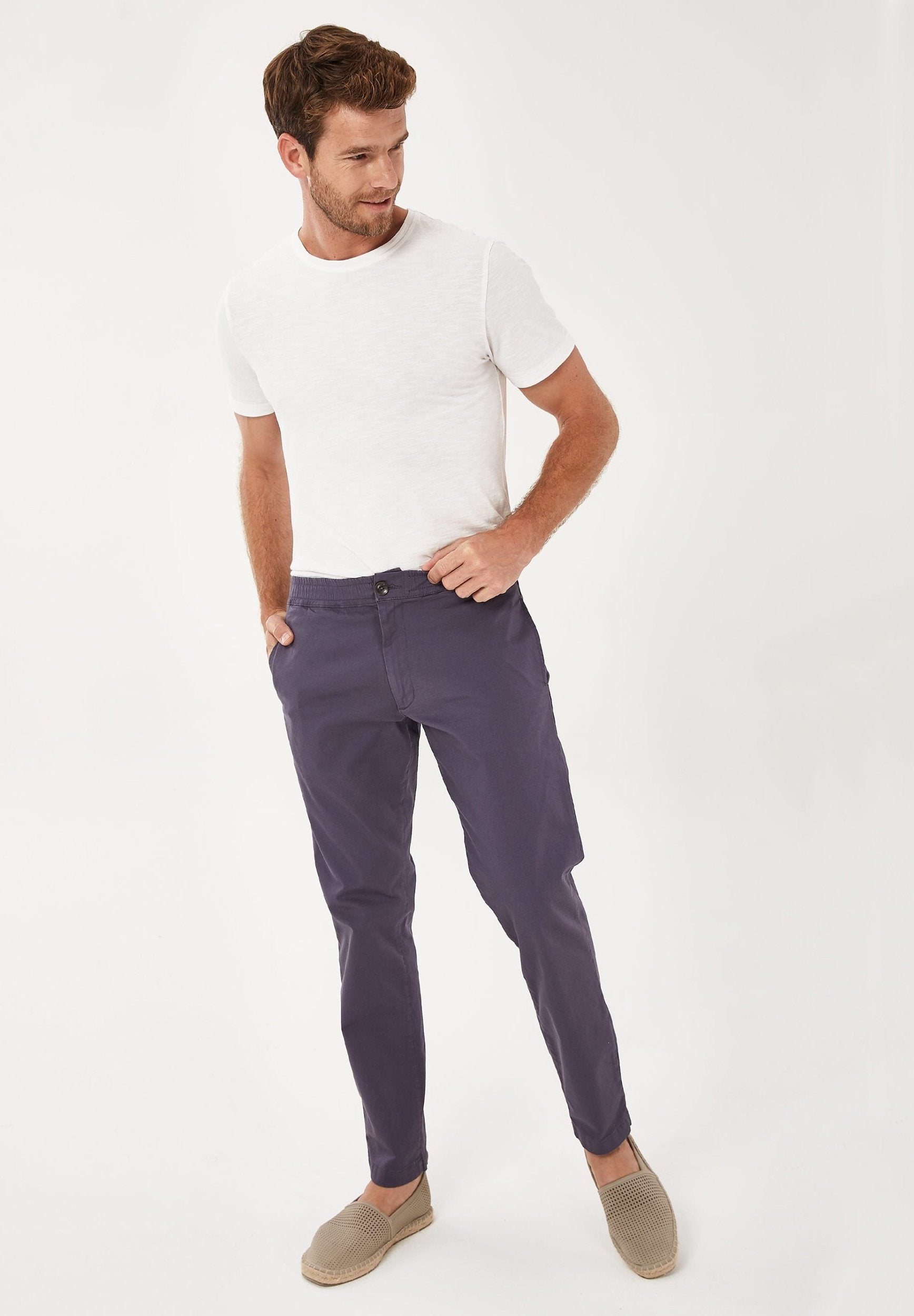 Chino-Hose aus Bio-Baumwolle mit elastischem Bund