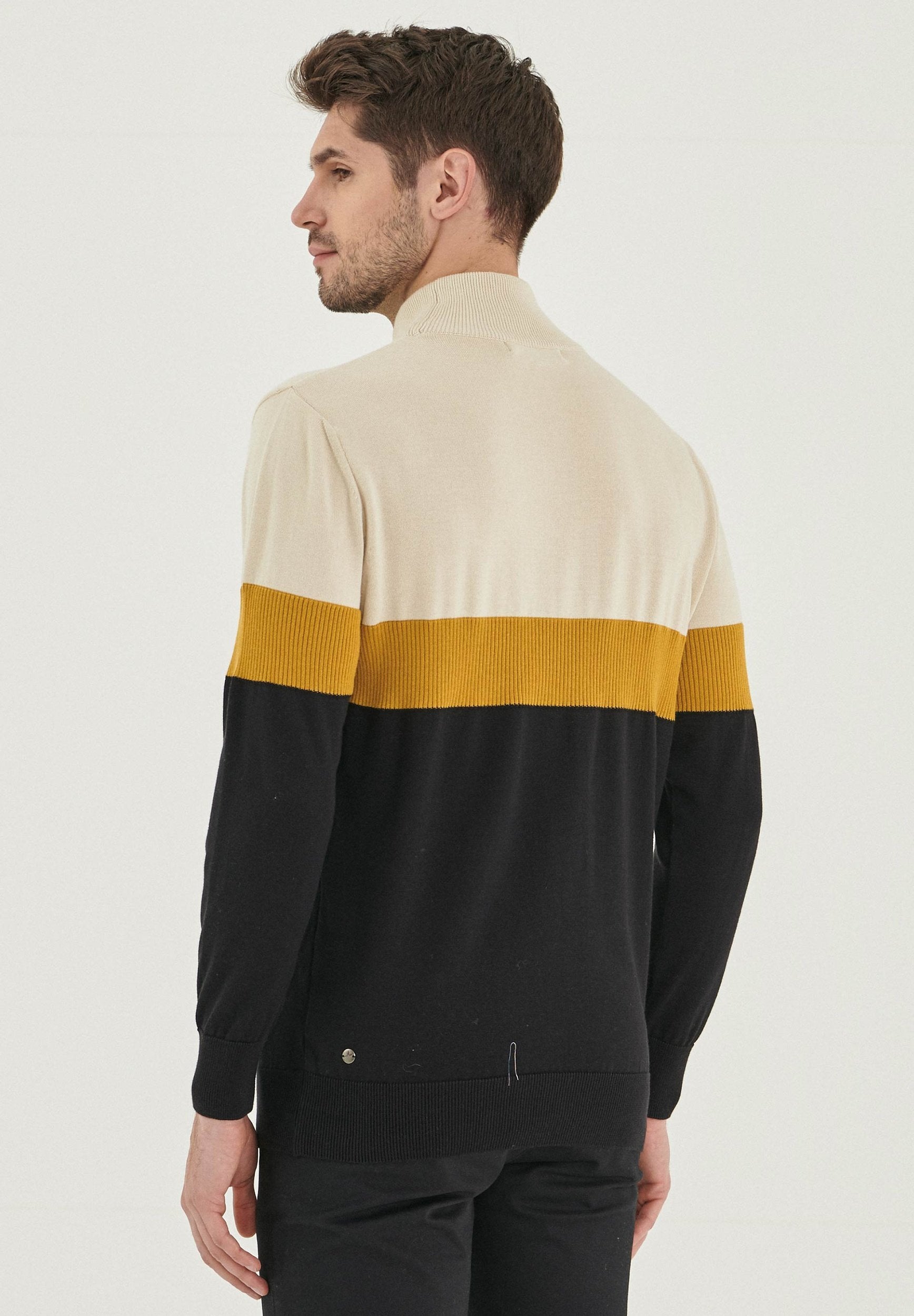 Stehkragenpullover aus Bio-Baumwolle