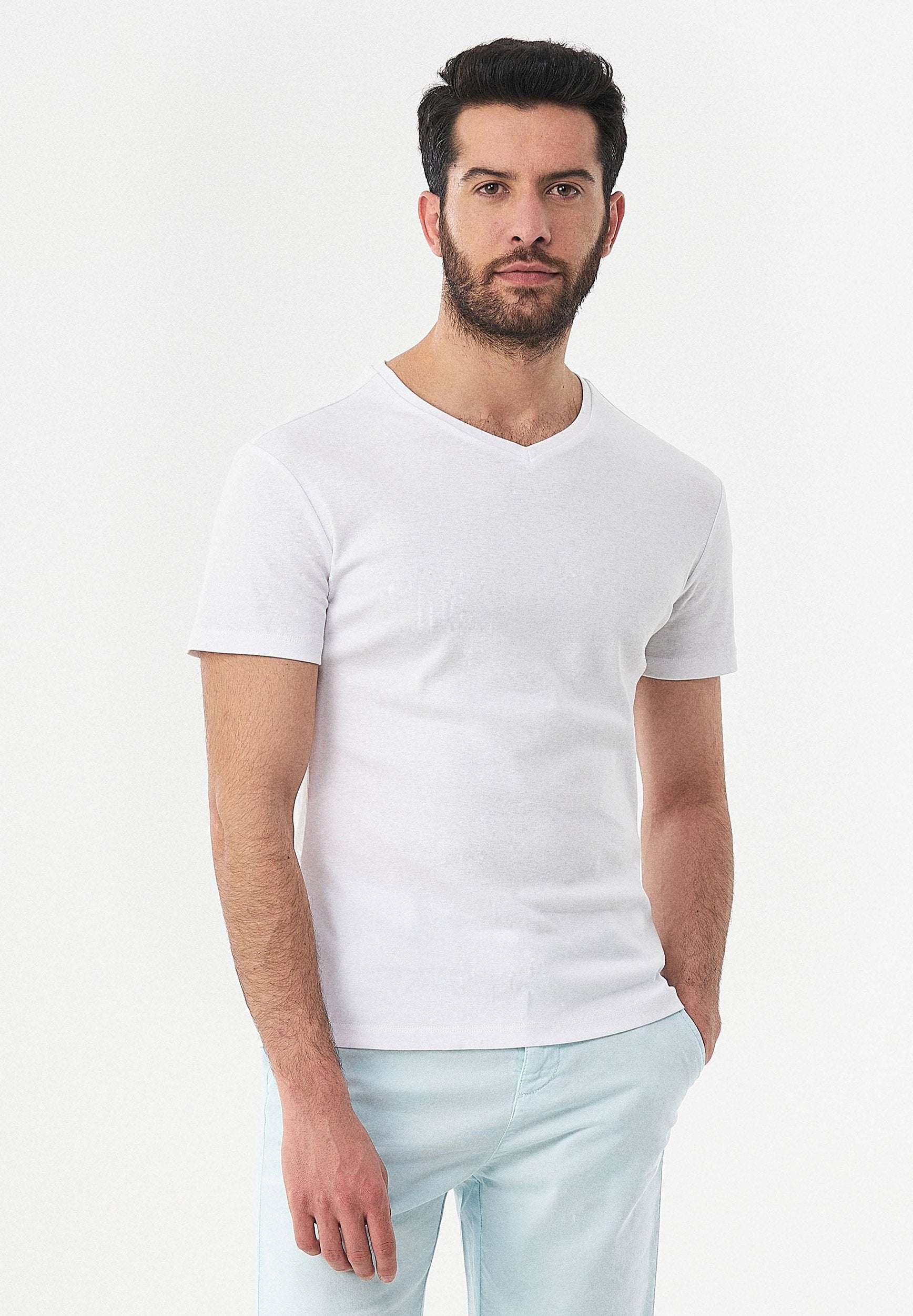 Geripptes T-Shirt aus Bio-Baumwolle mit V-Ausschnitt