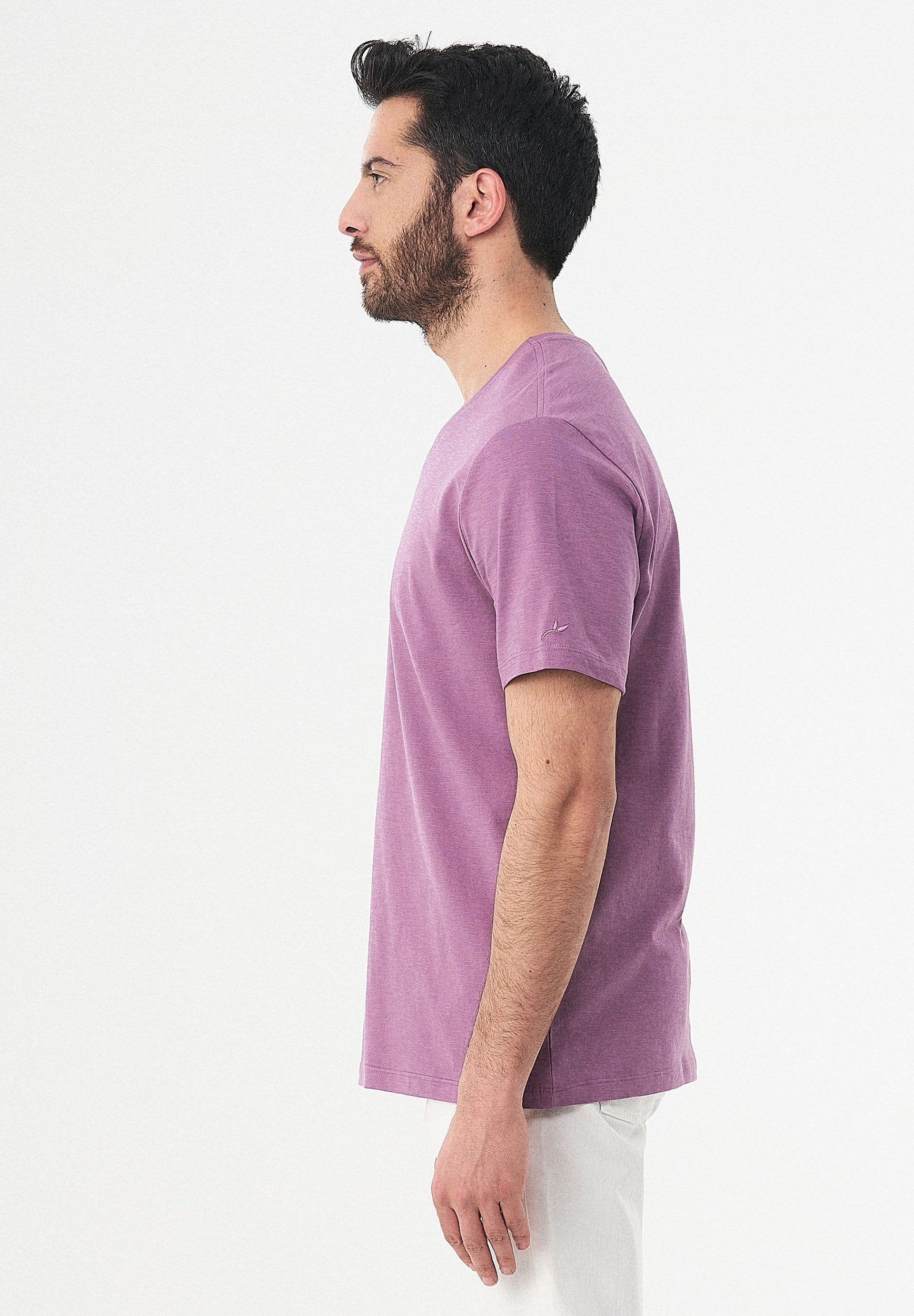 Basic T-Shirt aus Bio-Baumwolle mit V-Ausschnitt