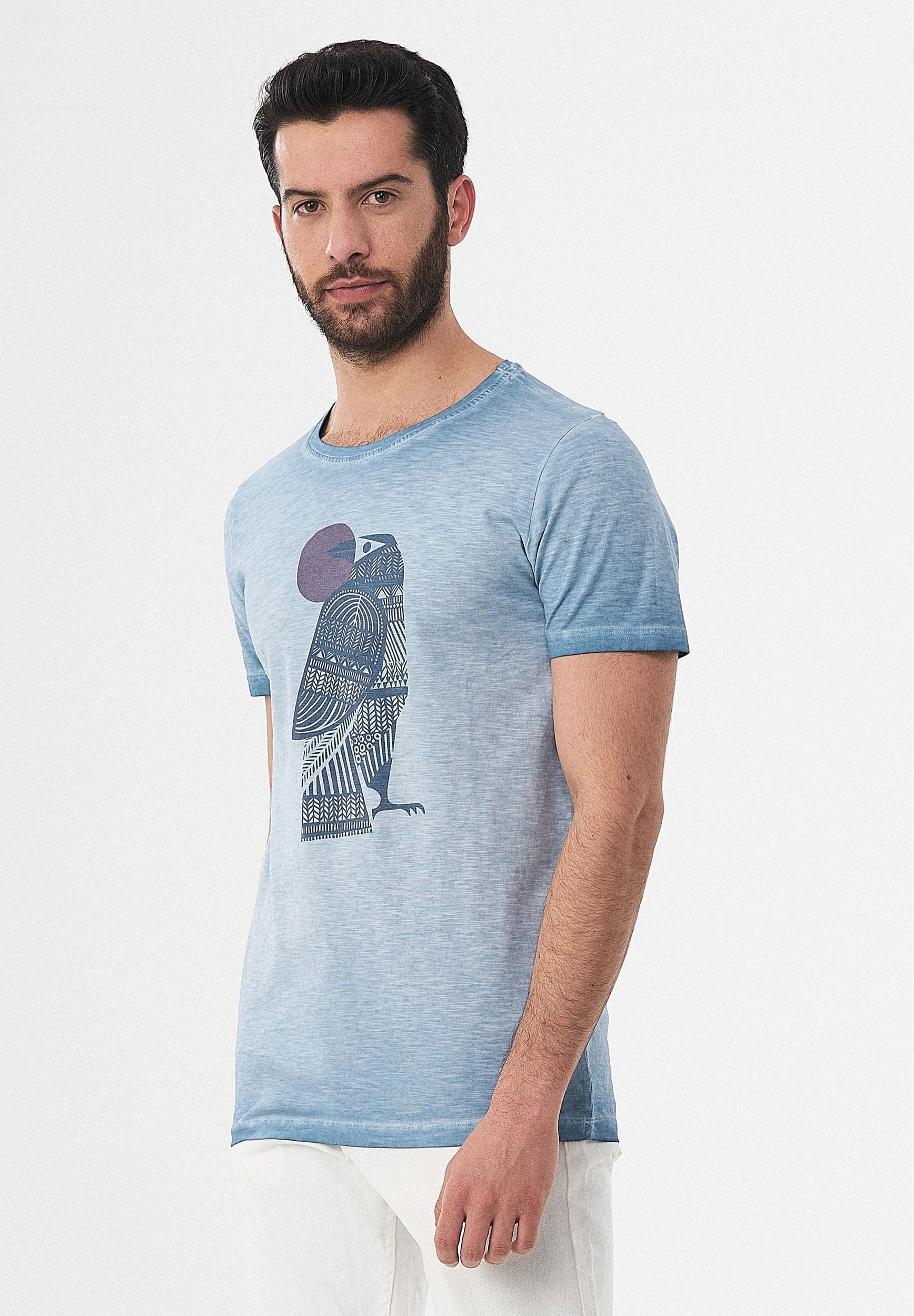 Garment Dyed T-Shirt aus Bio-Baumwolle mit Print