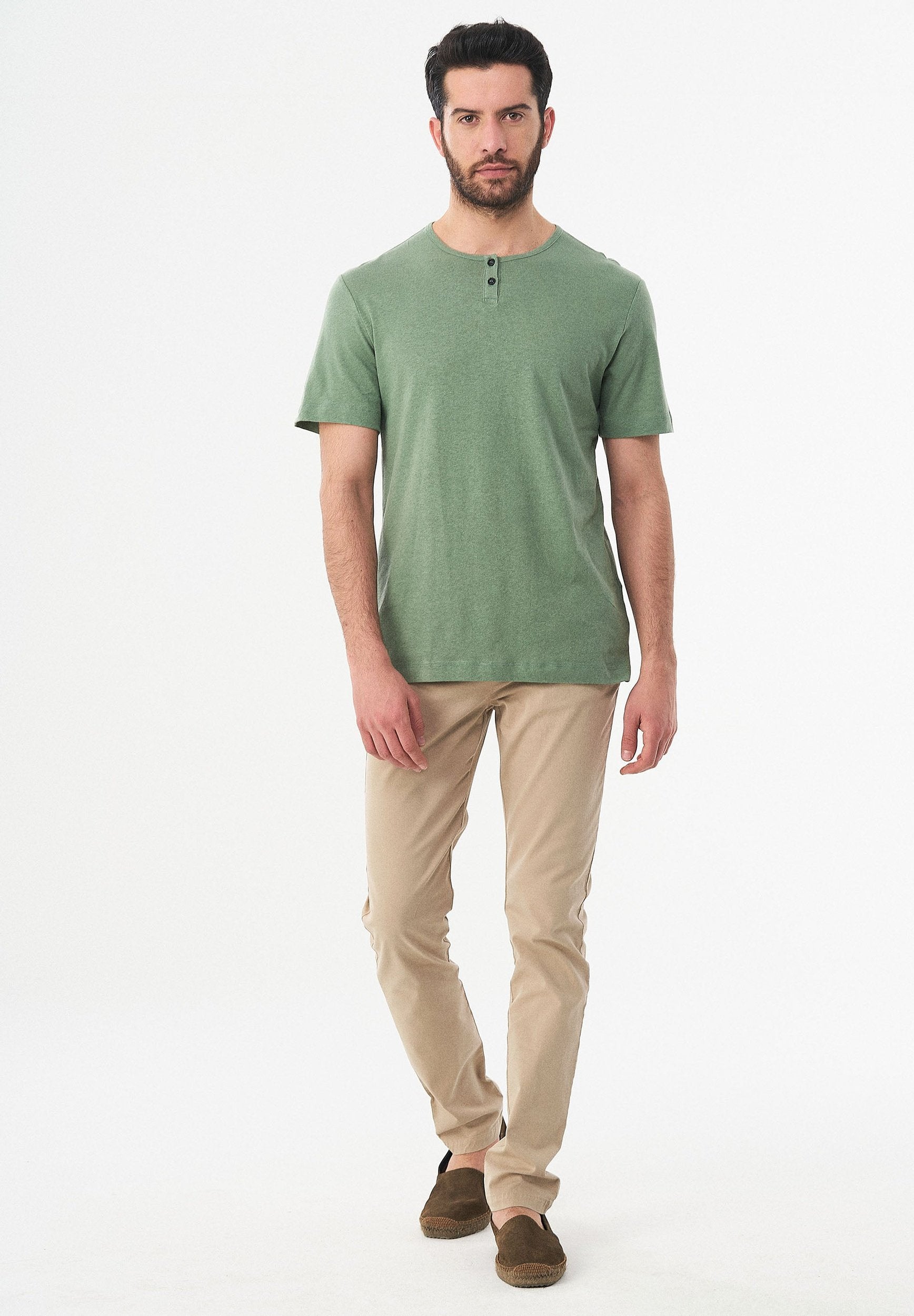 Henley-Shirt aus Bio-Baumwolle und Leinen