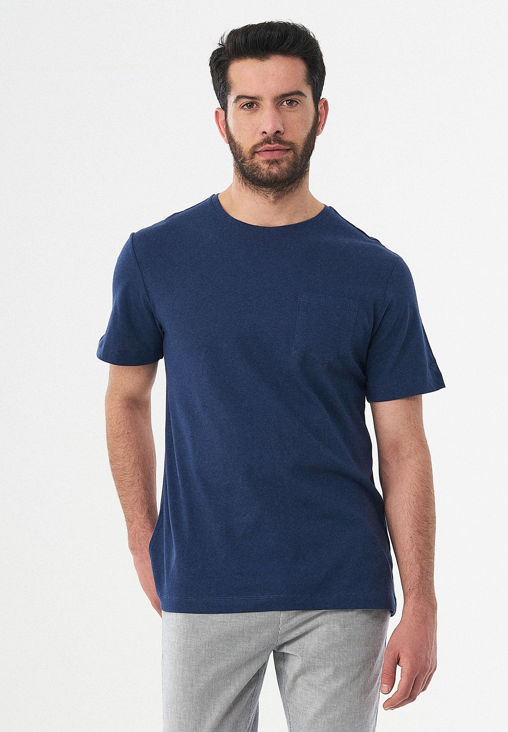 T-Shirt aus Bio-Baumwolle und Leinen mit Brusttasche