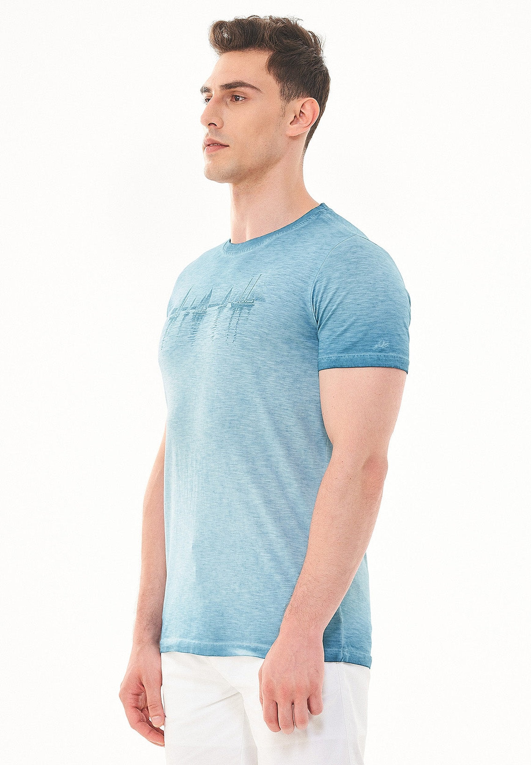 Garment Dyed T-Shirt aus Bio-Baumwolle mit Print