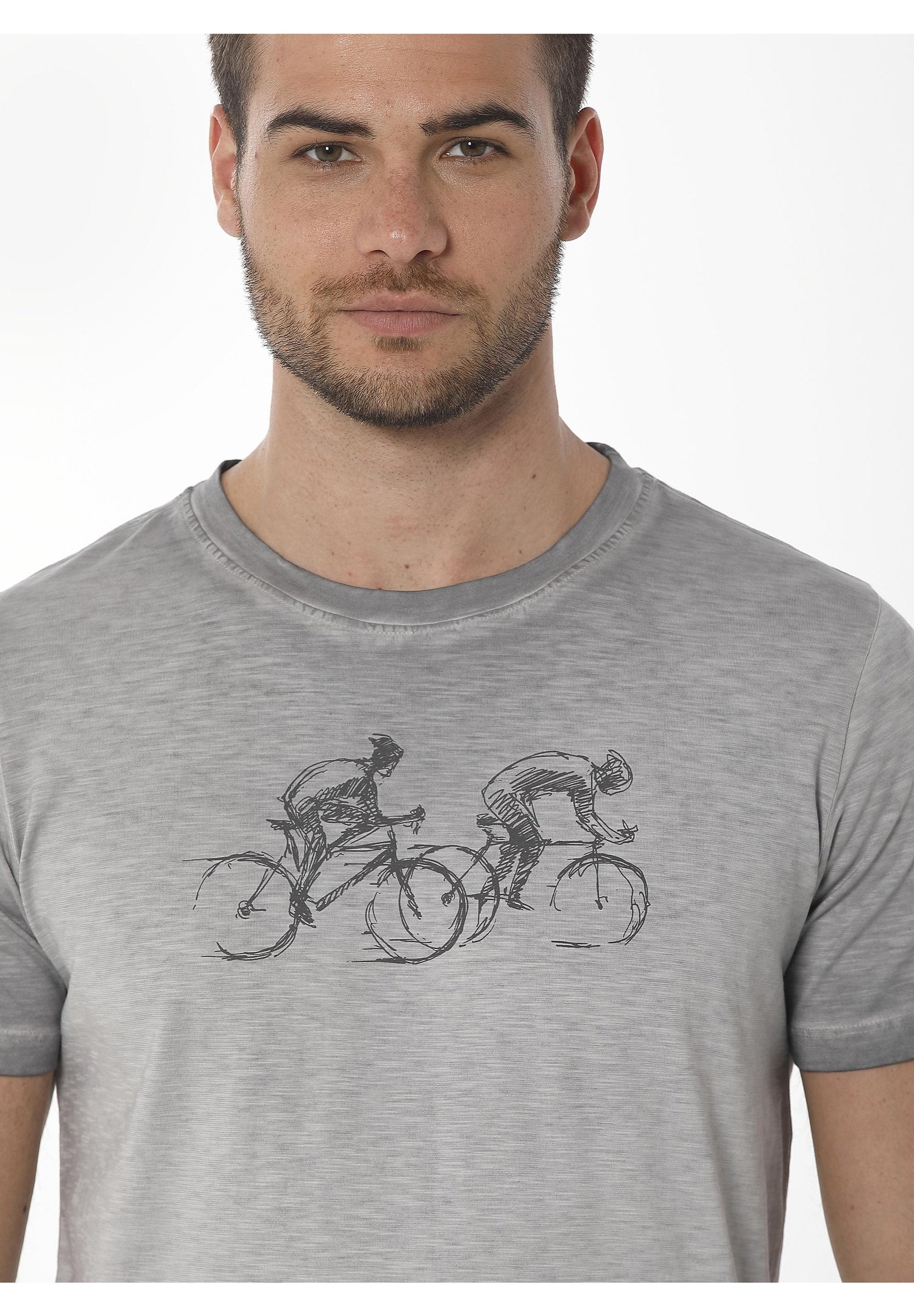 Garment Dyed T-Shirt aus Bio-Baumwolle mit Print