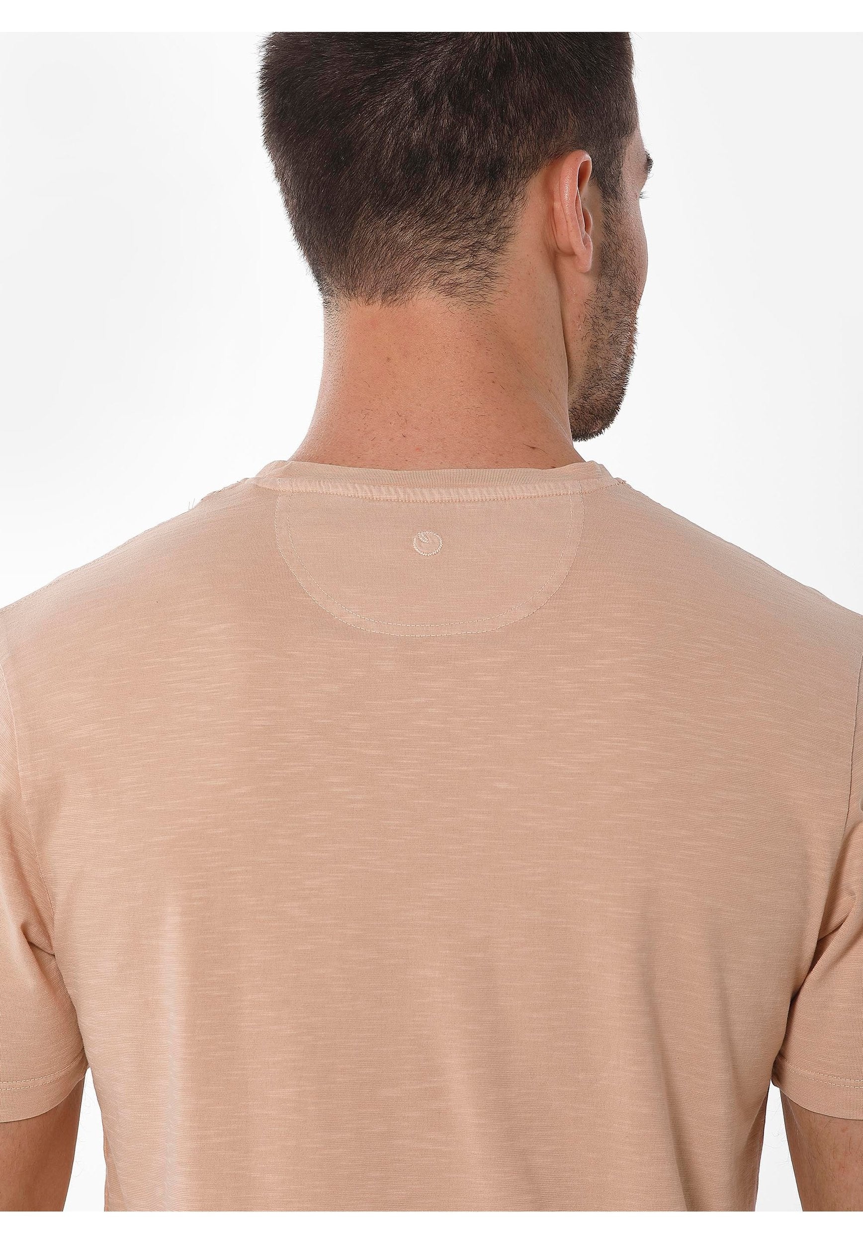 Natural Garment Dyed T-Shirt aus Bio-Baumwolle