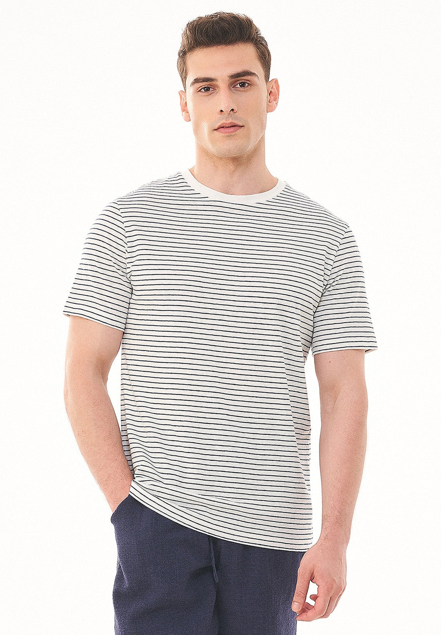 Gestreiftes T-Shirt aus Bio-Baumwolle und Leinen