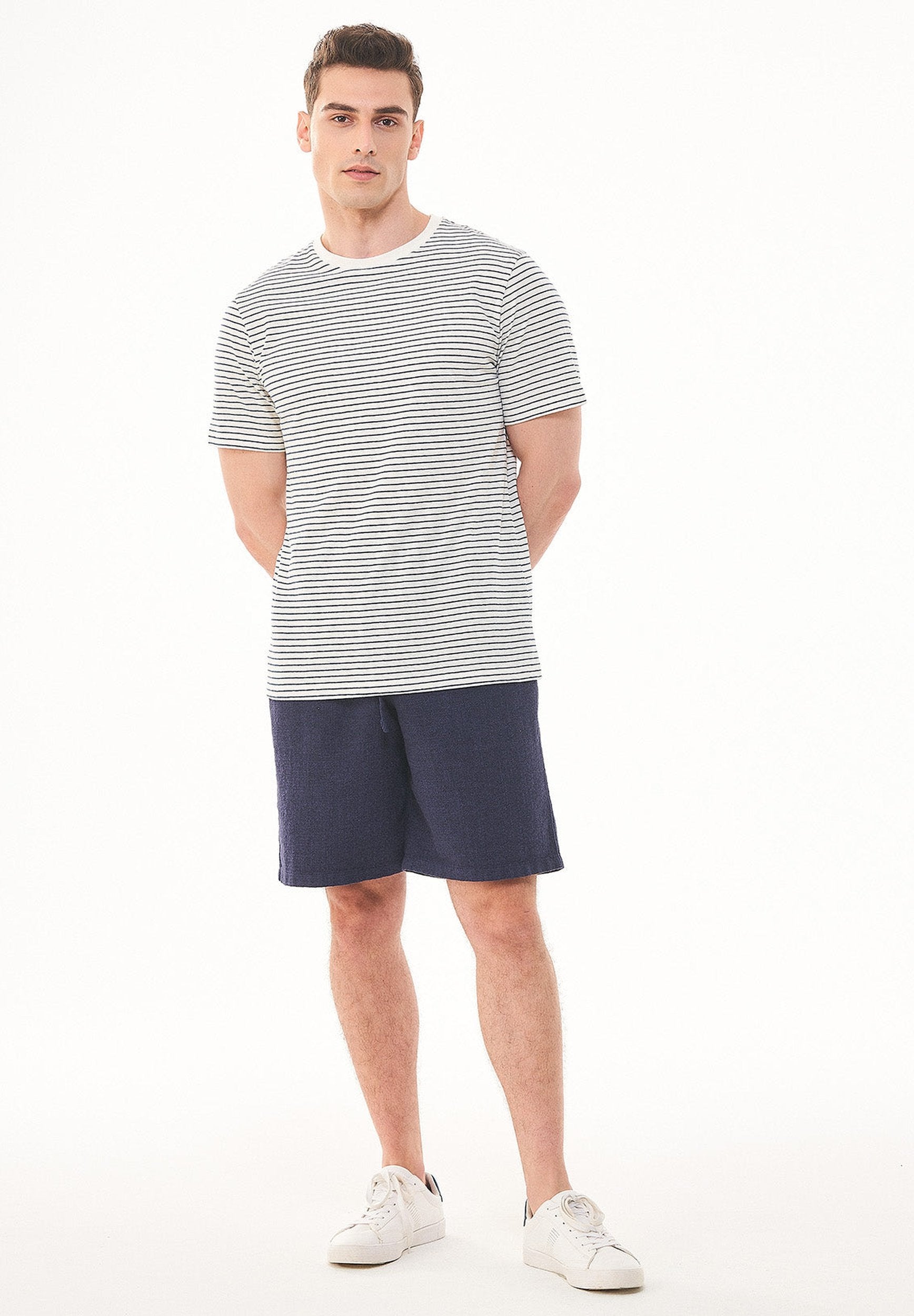 Gestreiftes T-Shirt aus Bio-Baumwolle und Leinen