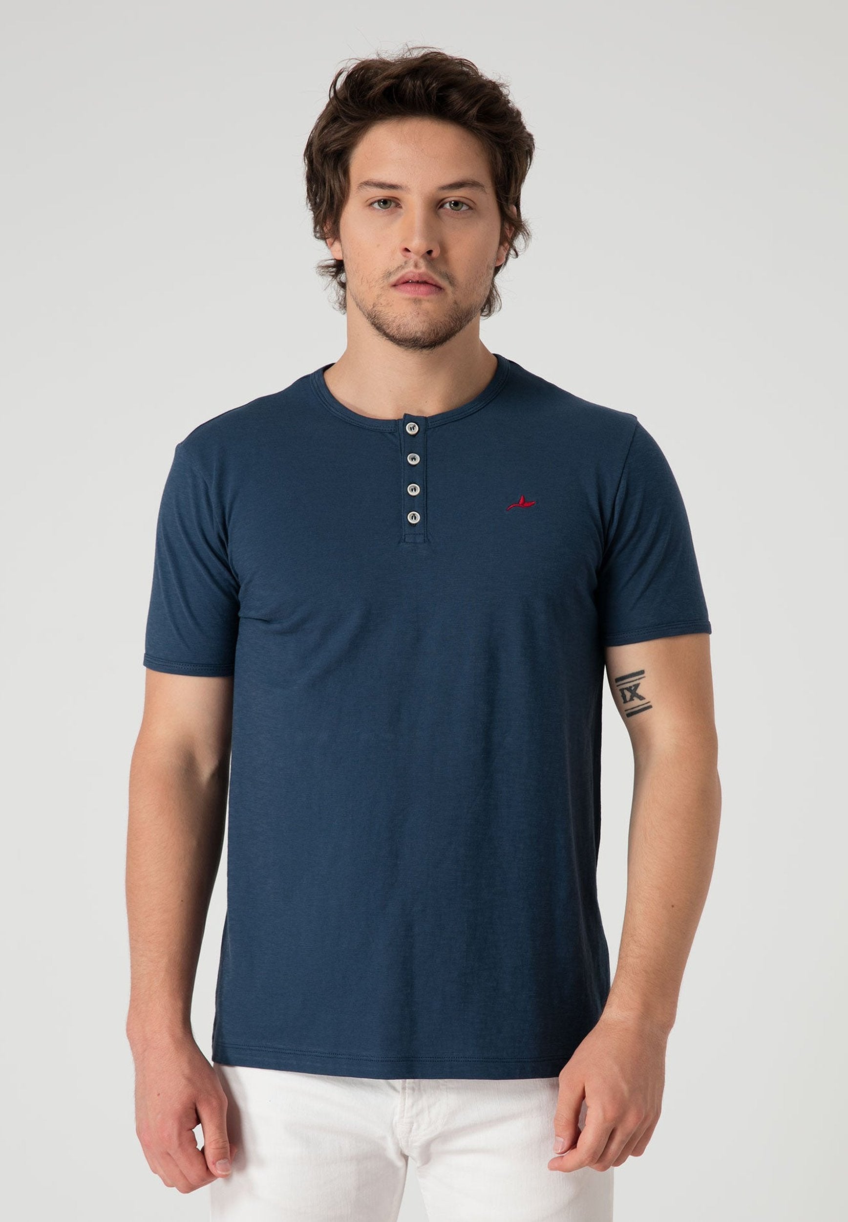 Henleyshirt aus Bio-Baumwolle mit Knopfleiste