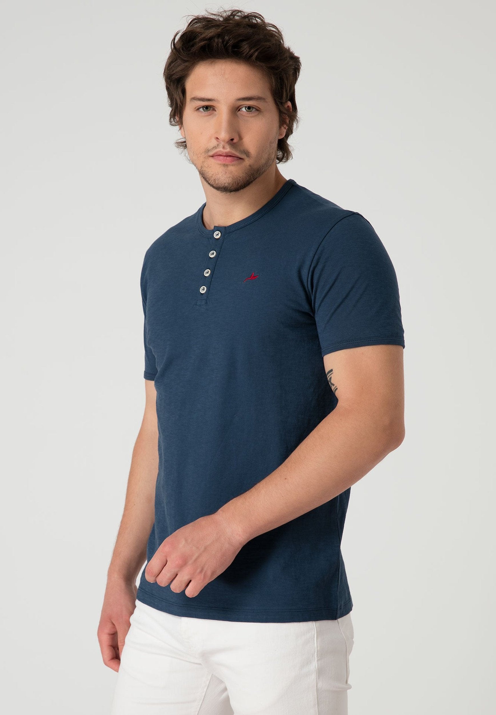 Henleyshirt aus Bio-Baumwolle mit Knopfleiste