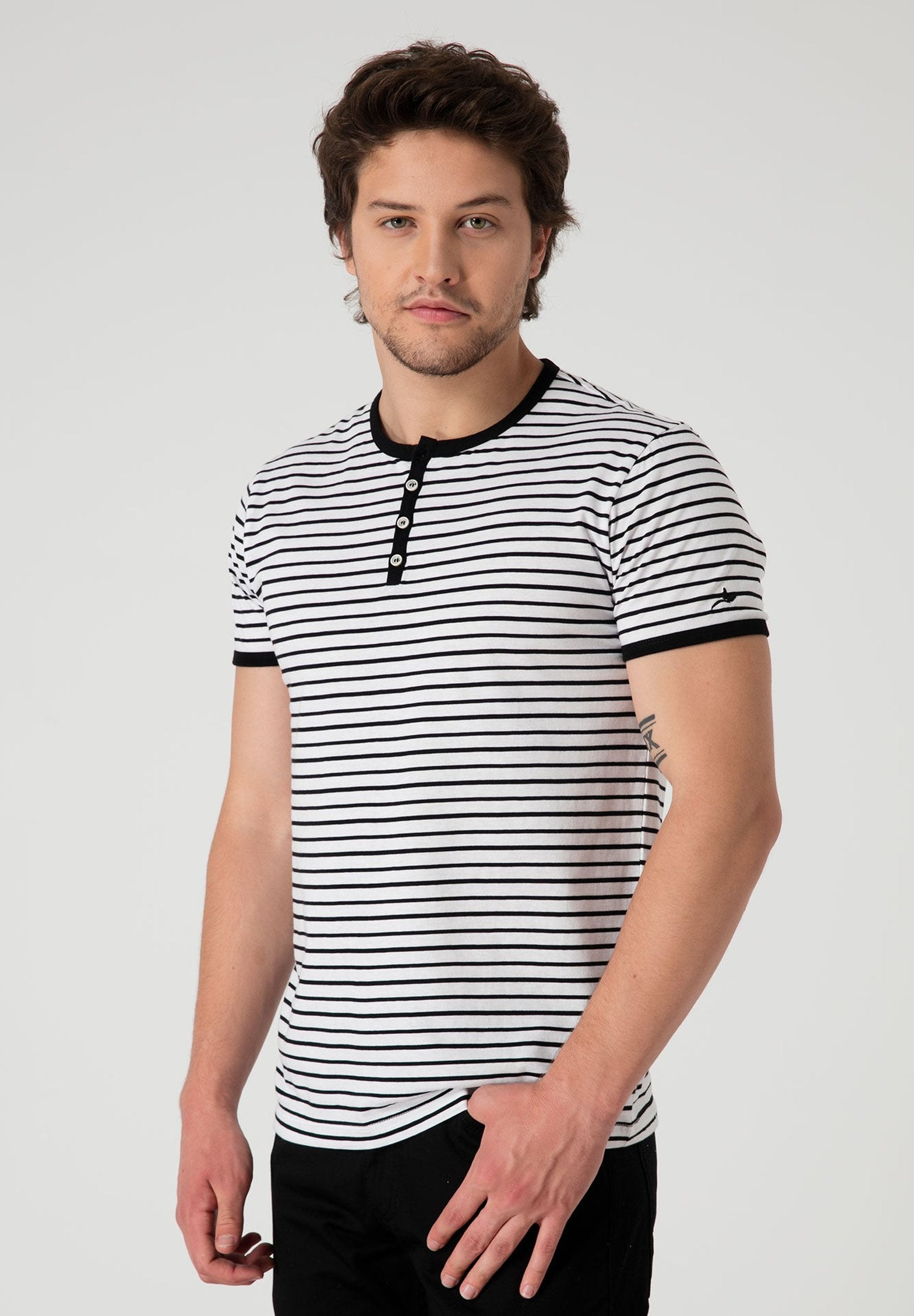 Gestreiftes Henleyshirt aus Bio-Baumwolle