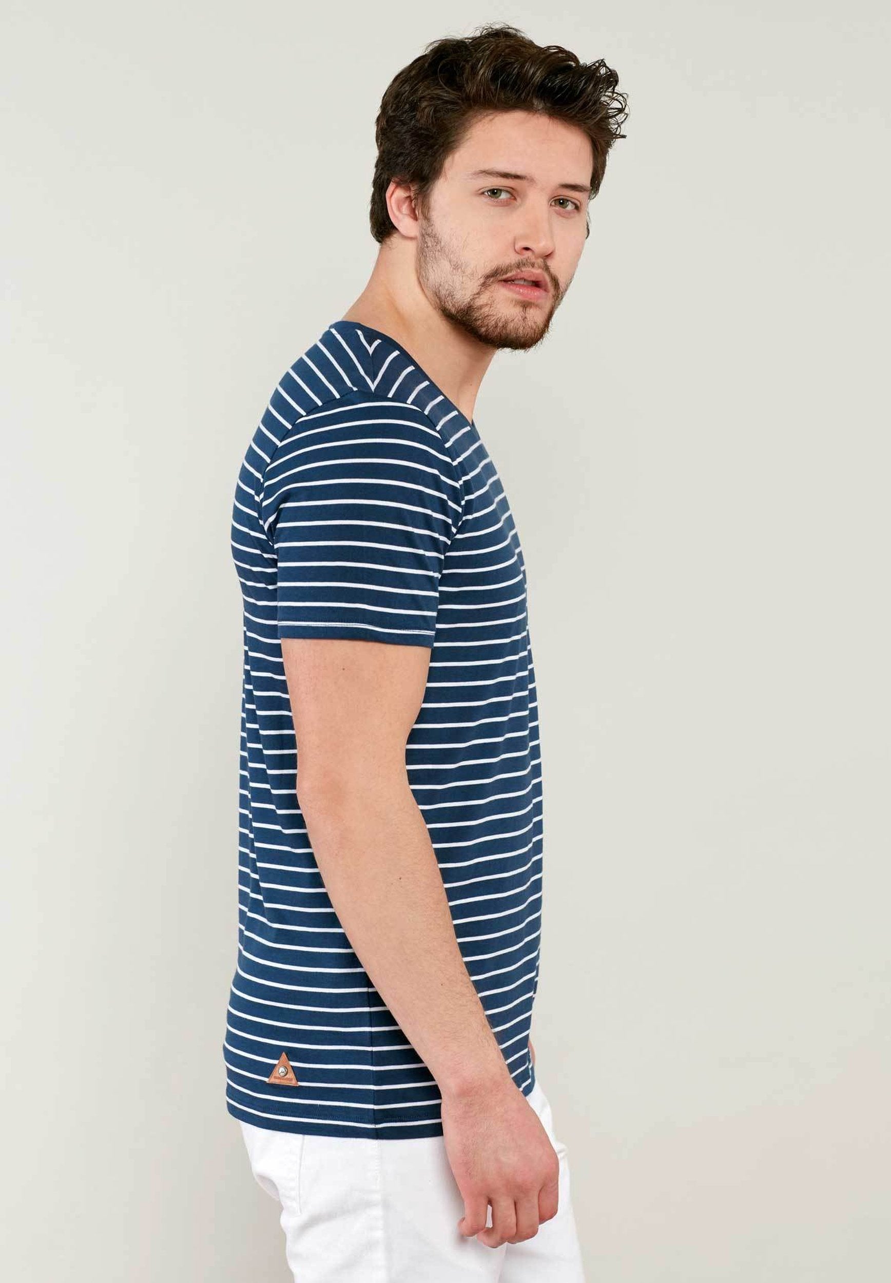 Ringelshirt aus Bio-Baumwolle mit V-Ausschnitt