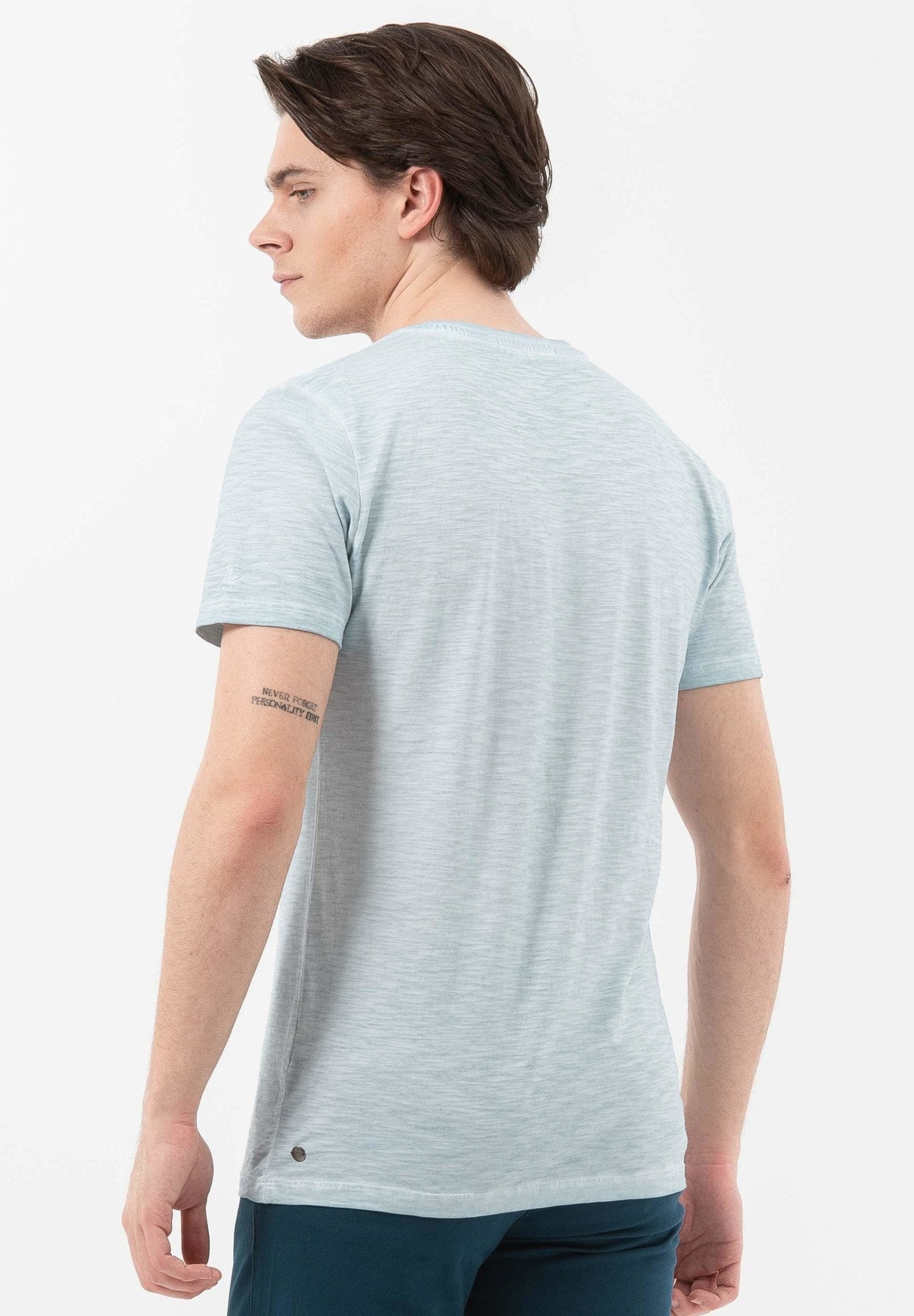 Garment Dyed T-Shirt aus Bio-Baumwolle mit Print