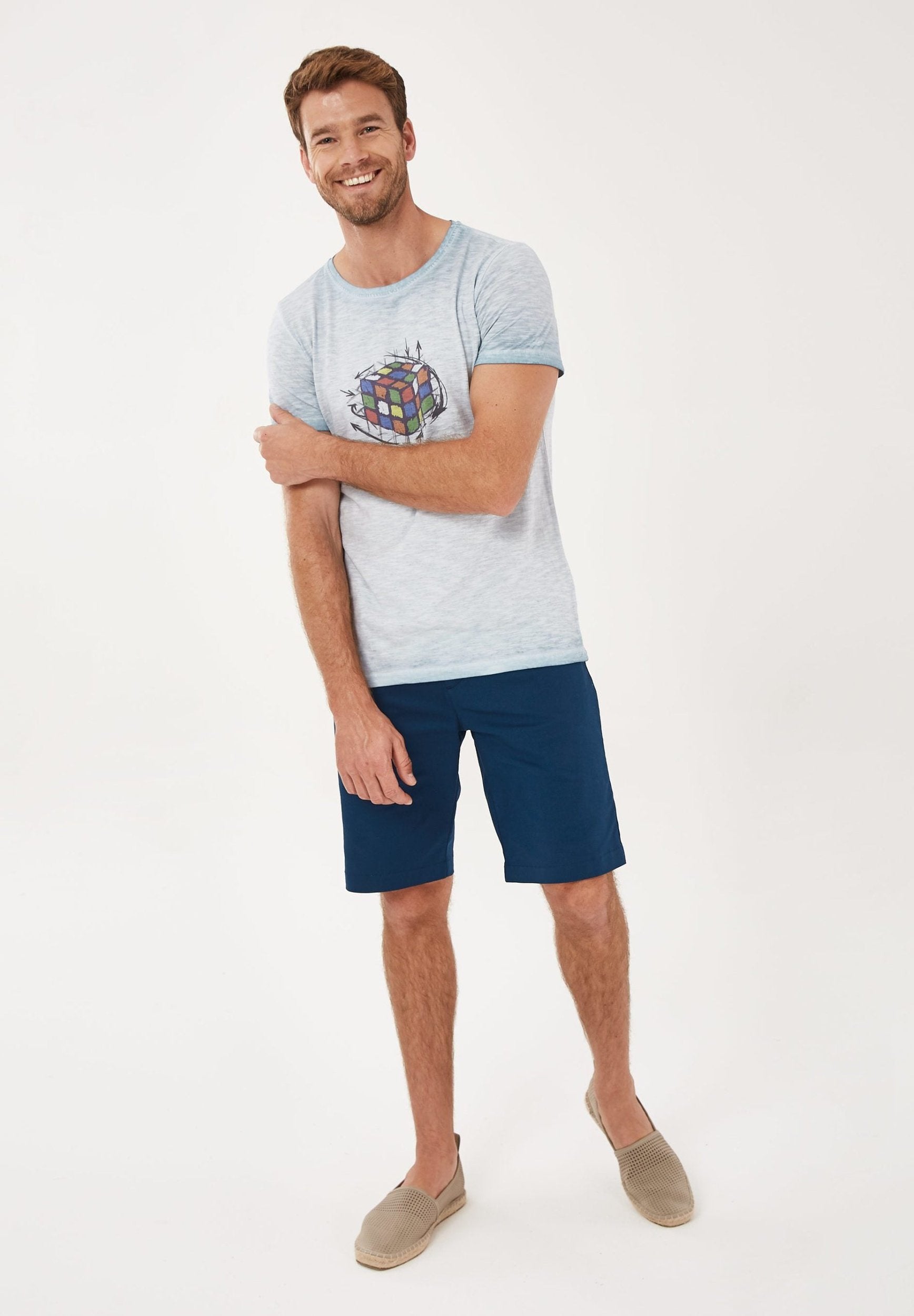 Garment Dyed T-Shirt aus Bio-Baumwolle mit Rubik's Cube-Print