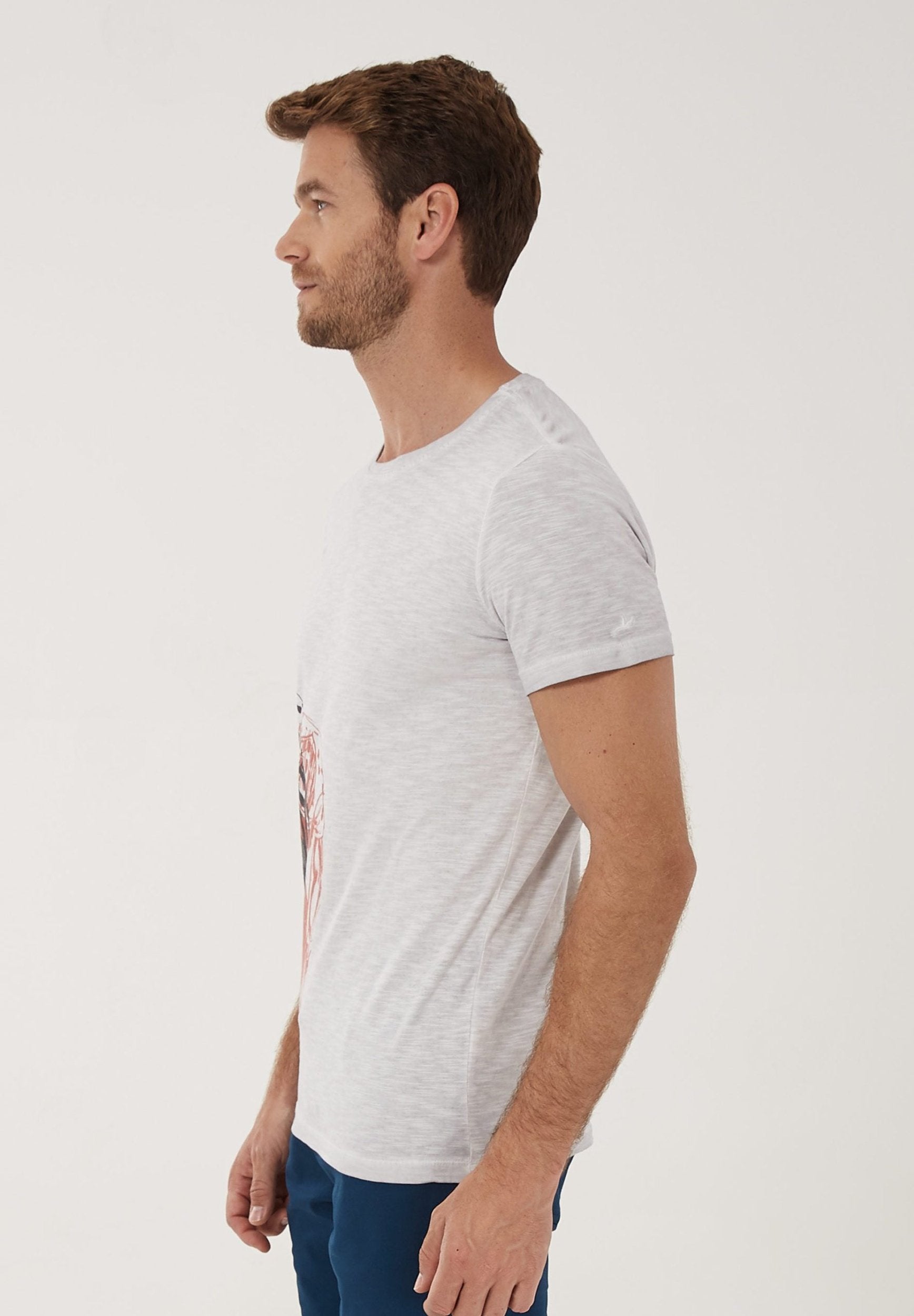 Garment Dyed T-Shirt aus Bio-Baumwolle mit Print