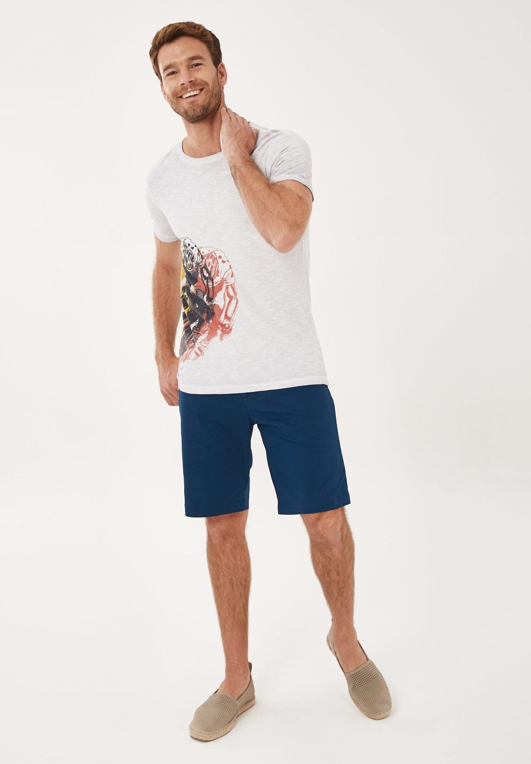 Garment Dyed T-Shirt aus Bio-Baumwolle mit Print