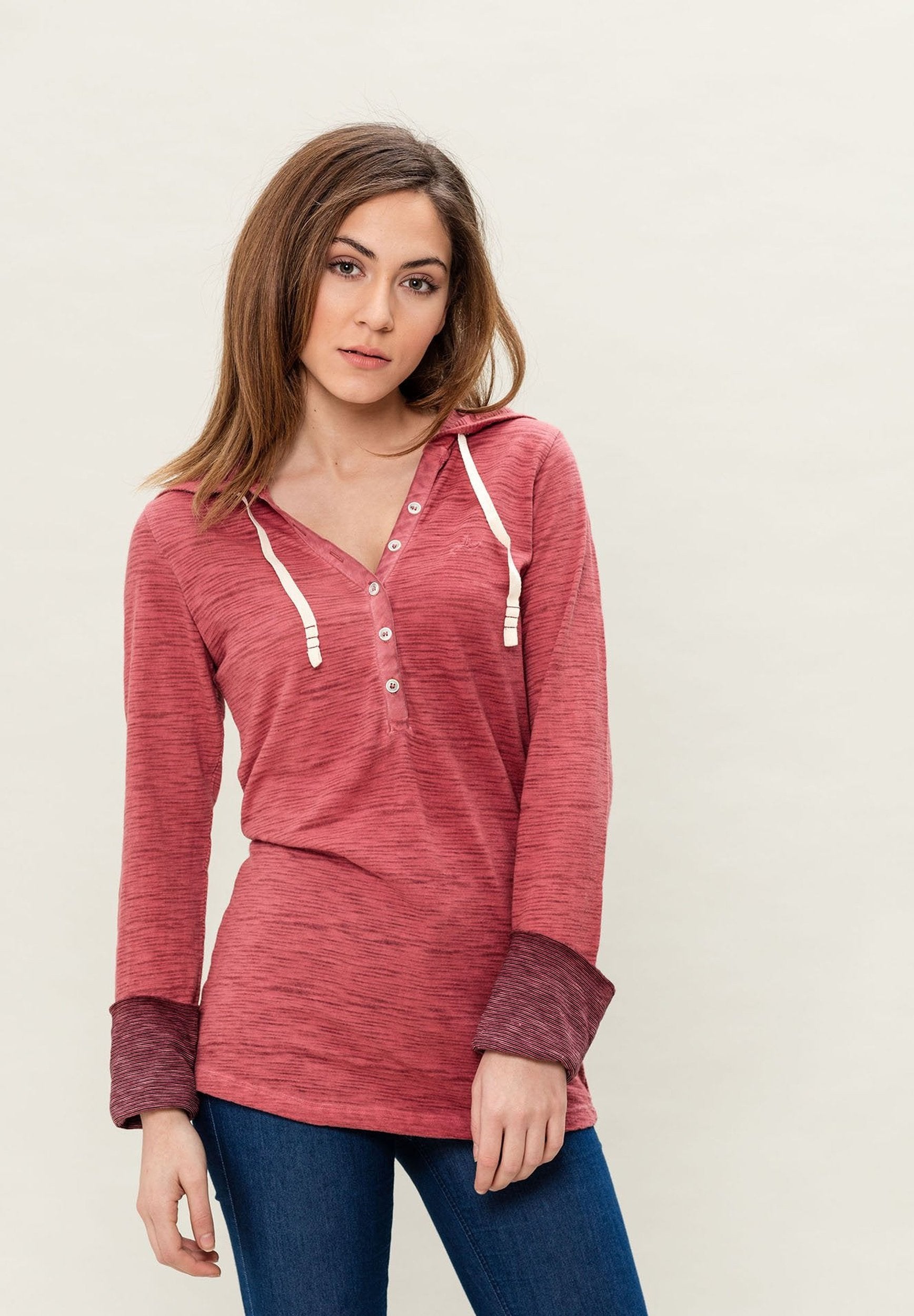 Garment Dyed Langarm Kapuzenshirt aus Bio-Baumwolle
