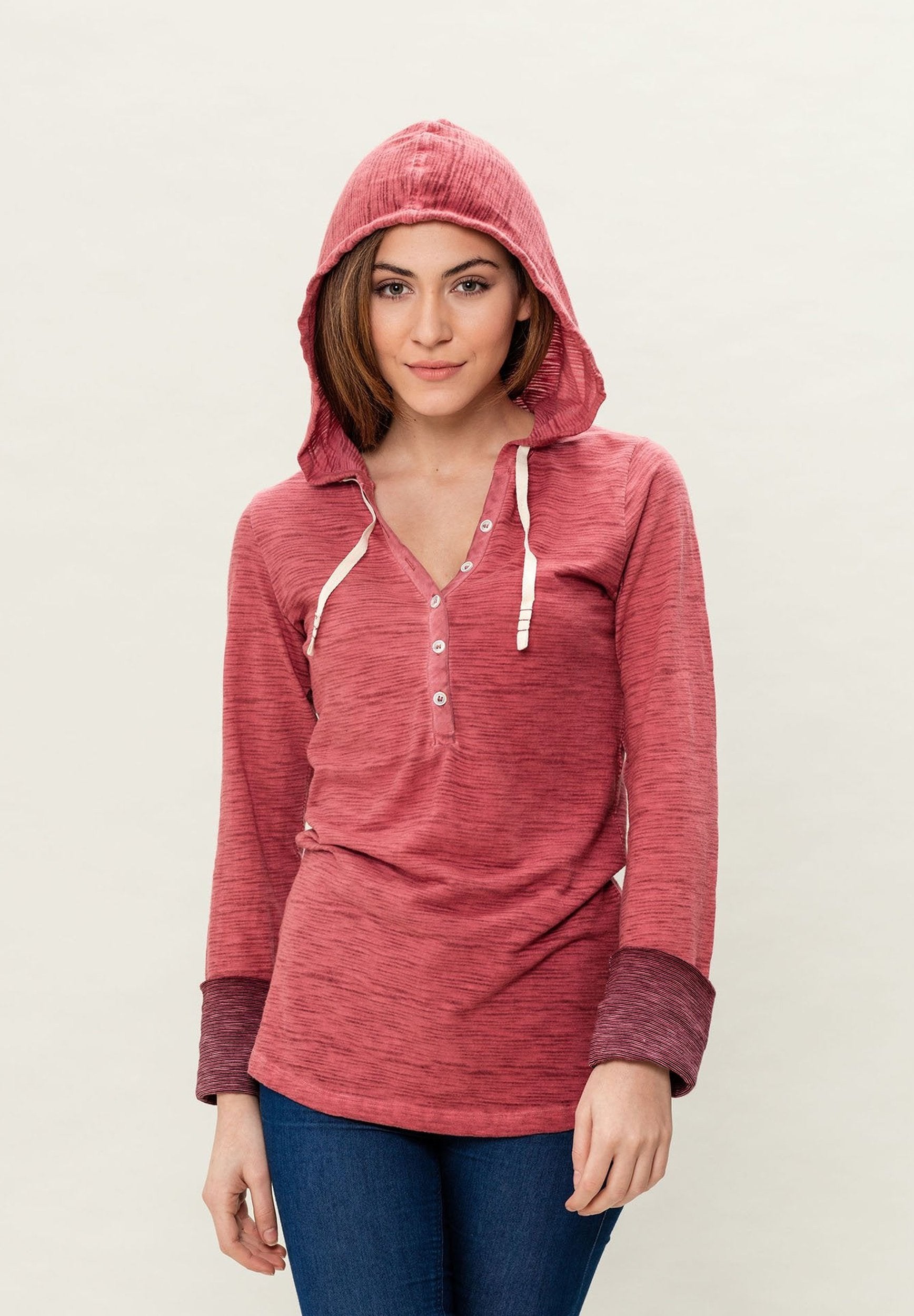 Garment Dyed Langarm Kapuzenshirt aus Bio-Baumwolle