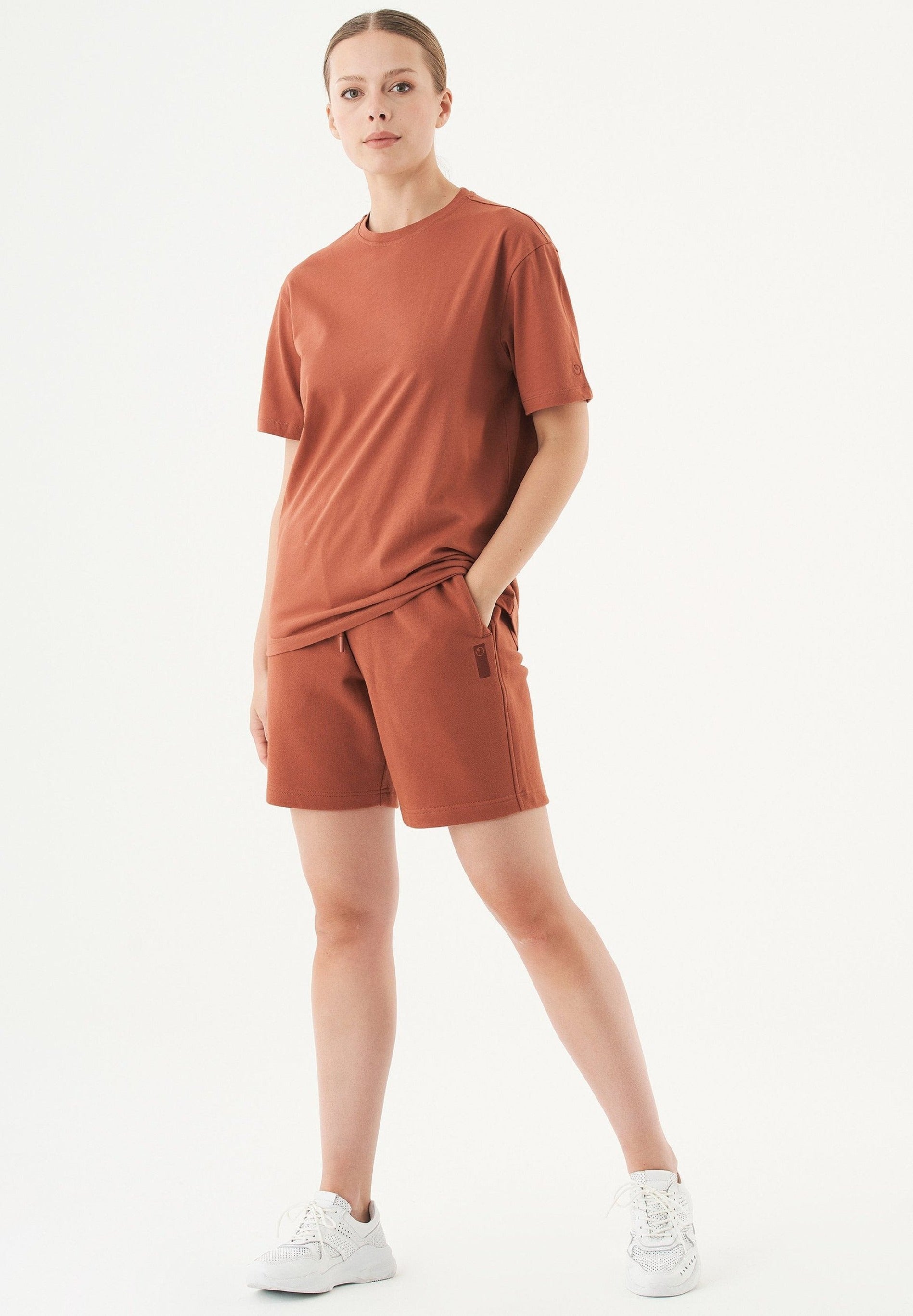 SHEYMA Sweatshorts aus Bio-Baumwolle