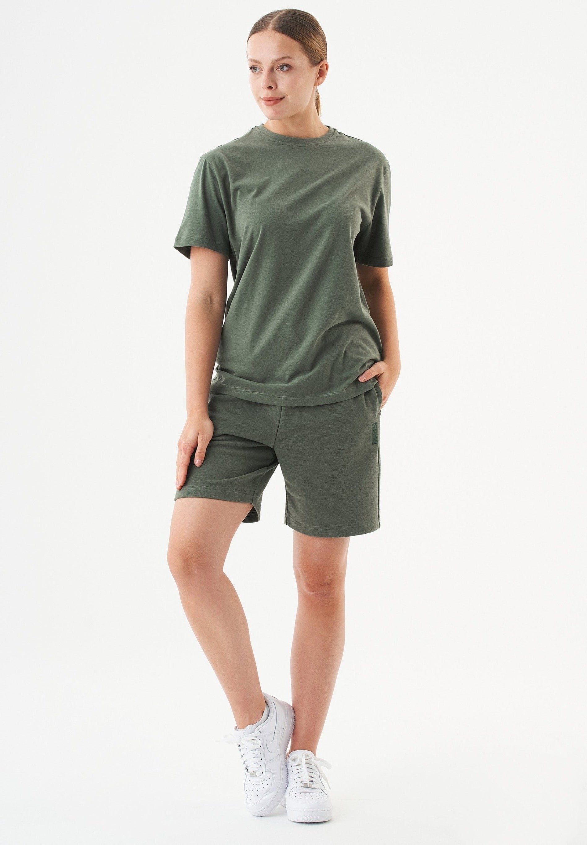 SHEYMA Sweatshorts aus Bio-Baumwolle