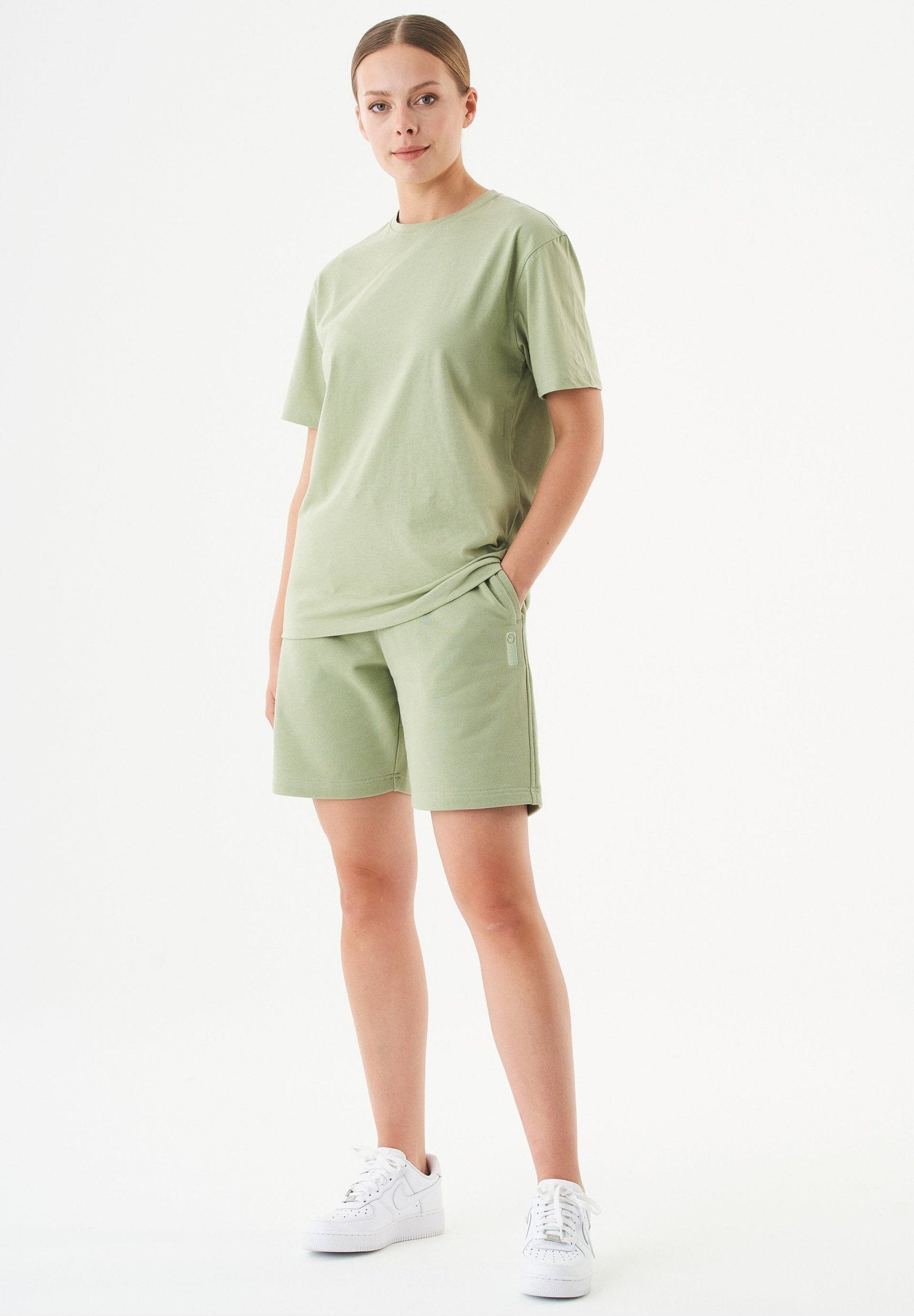 ESSENTIALS-SHEYMA- Shorts aus Bio-Baumwolle