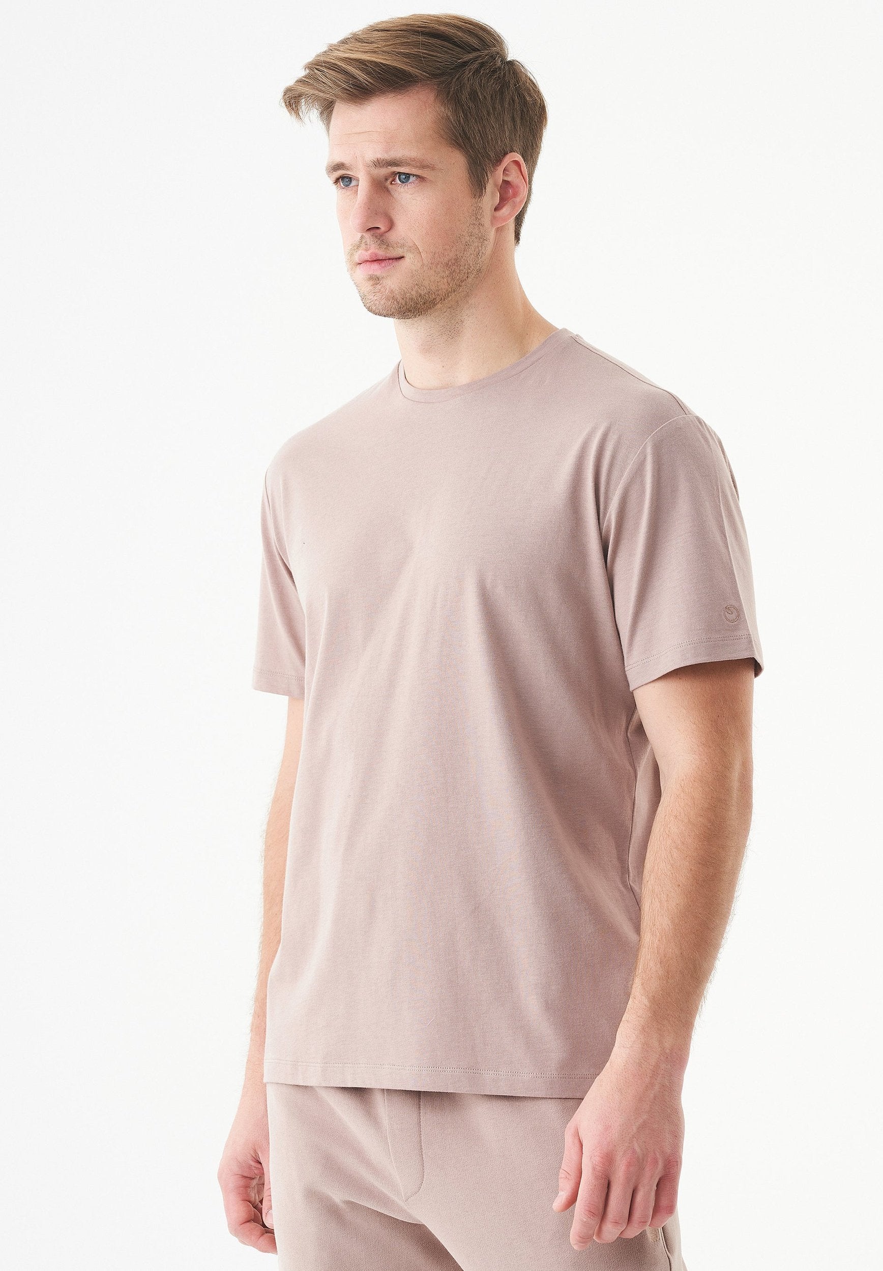 ESSENTIALS-TILLO- Unisex Basic T-Shirt aus Bio-Baumwolle