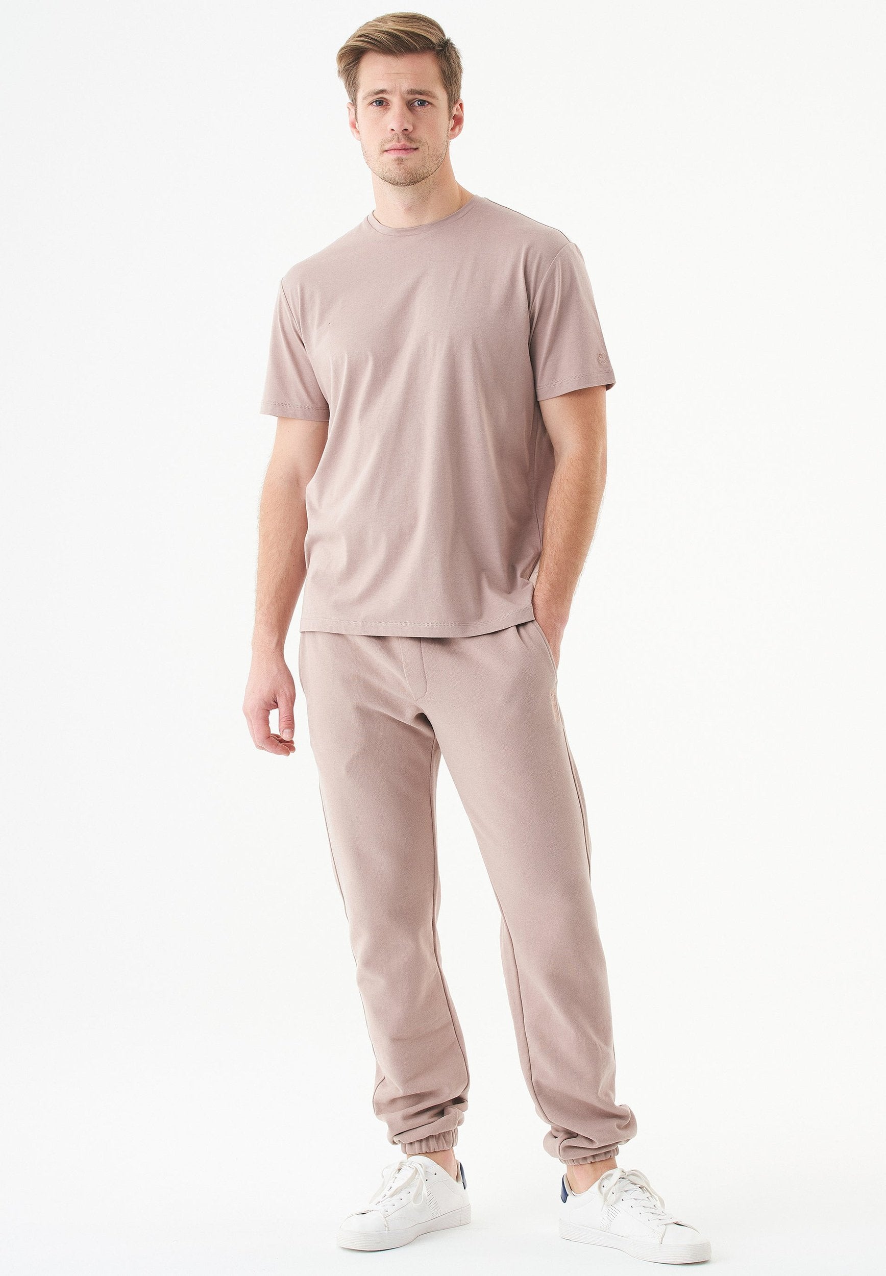 ESSENTIALS-TILLO- Unisex Basic T-Shirt aus Bio-Baumwolle