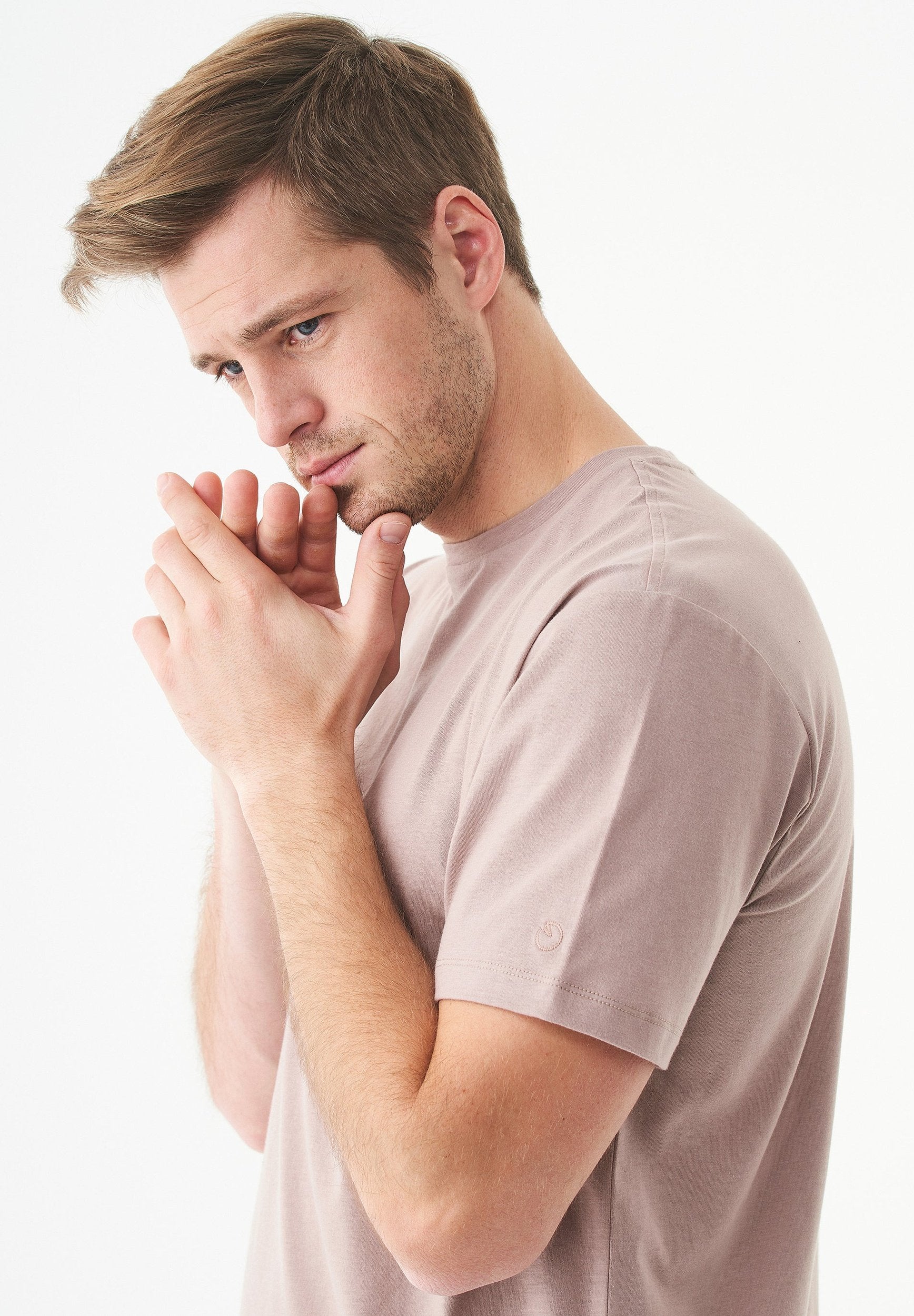 ESSENTIALS-TILLO- Unisex Basic T-Shirt aus Bio-Baumwolle