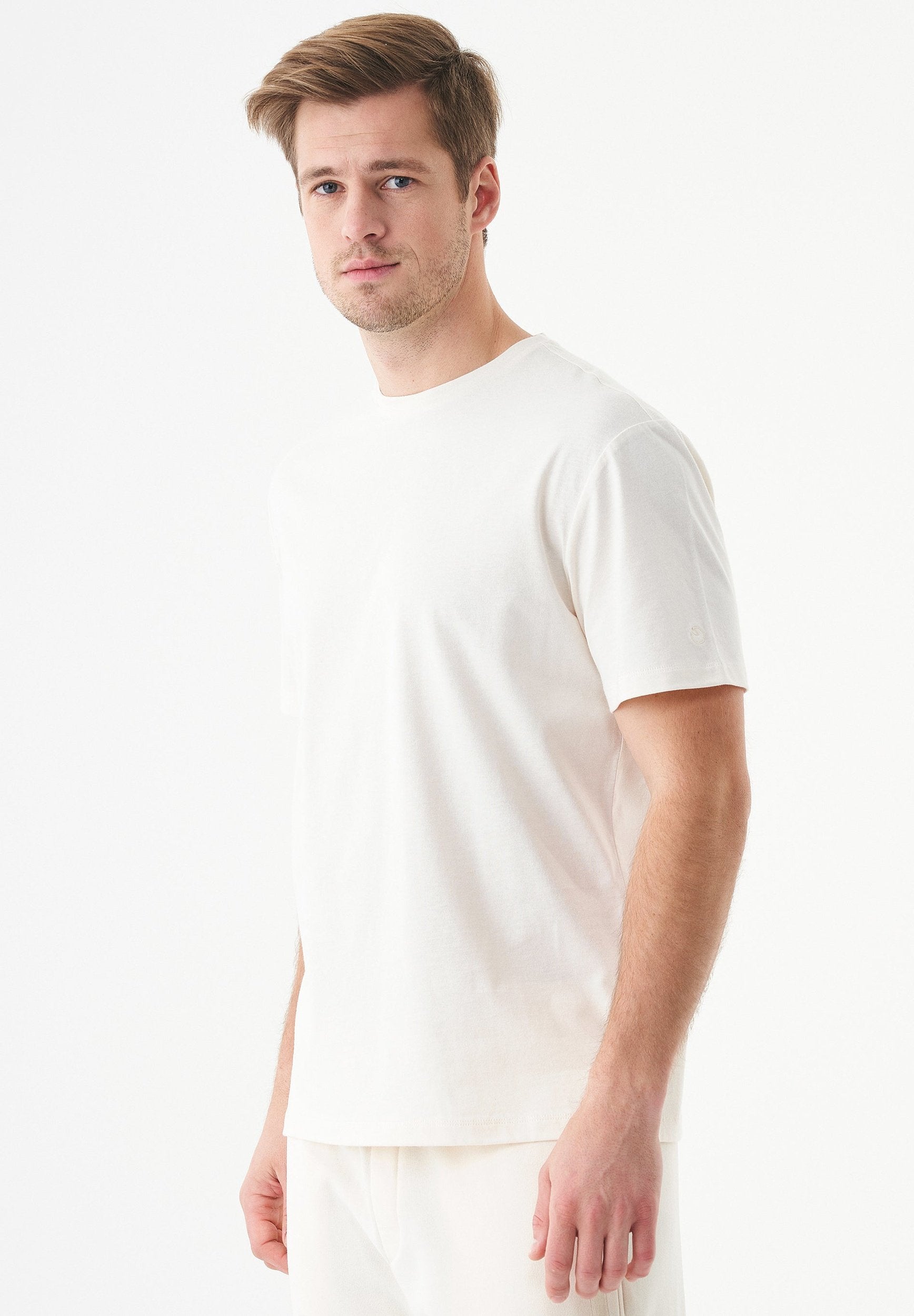 ESSENTIALS-TILLO- Unisex Basic T-Shirt aus Bio-Baumwolle