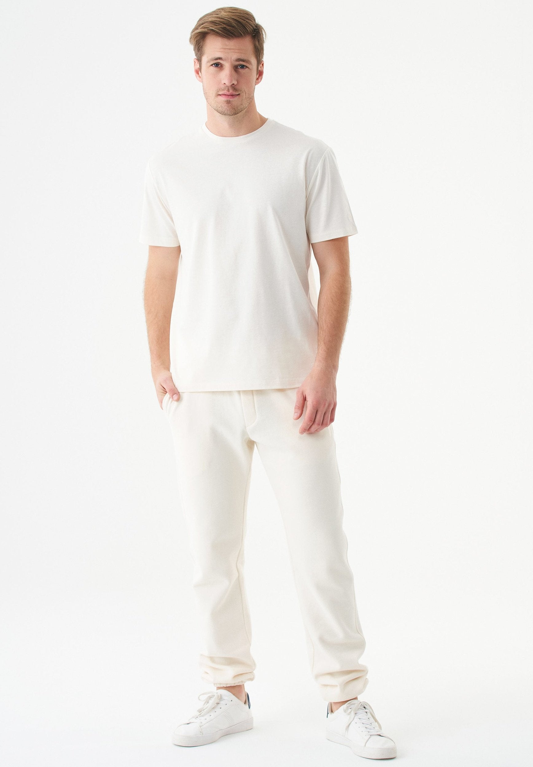 ESSENTIALS-TILLO- Unisex Basic T-Shirt aus Bio-Baumwolle