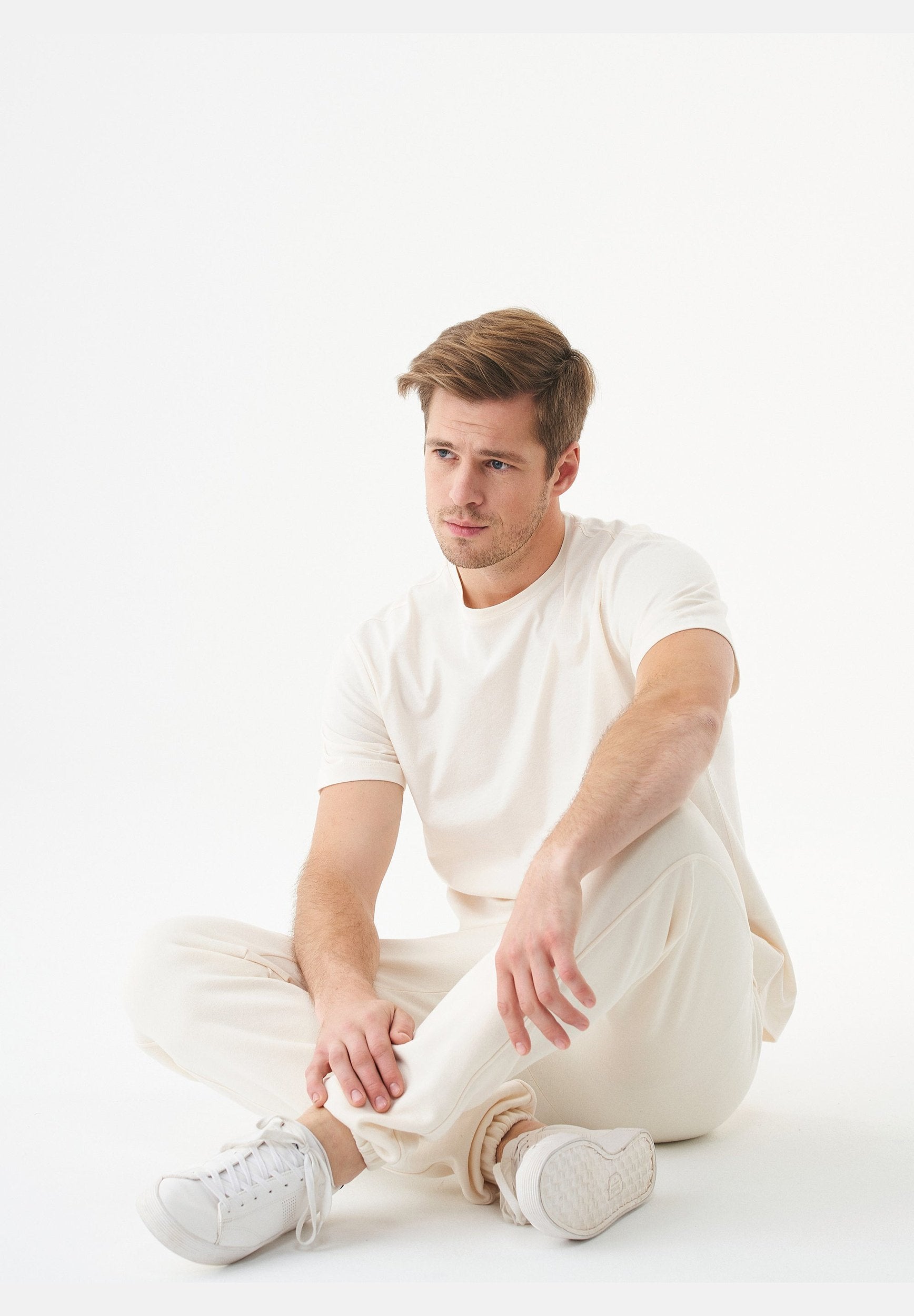 ESSENTIALS-TILLO- Unisex Basic T-Shirt aus Bio-Baumwolle
