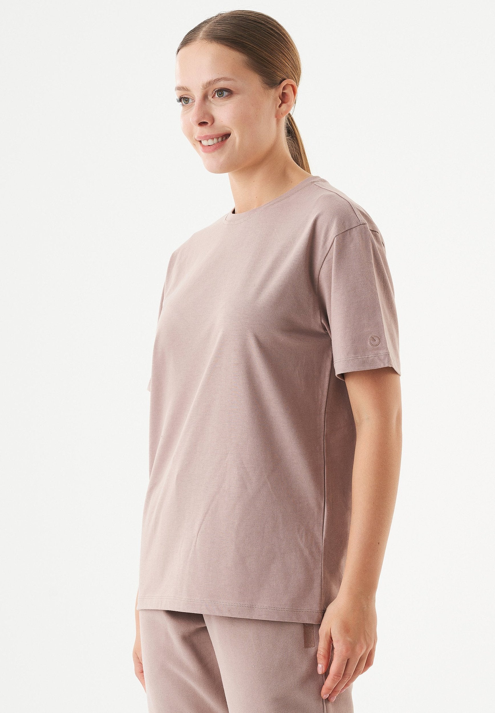 ESSENTIALS-TILLO- Unisex Basic T-Shirt aus Bio-Baumwolle